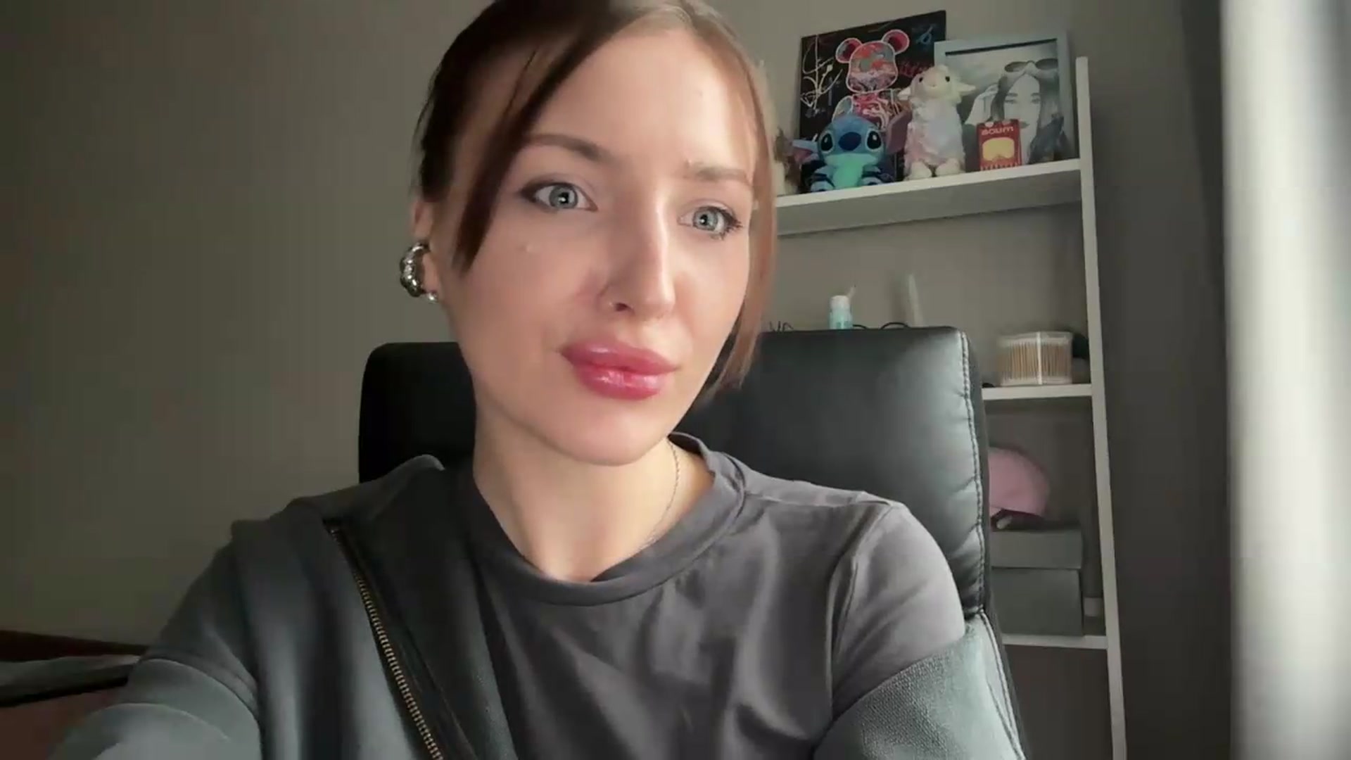 Gallery image thumbnail from Di_Pearl's myfreecams stream on, 05/14/2026, 16:32 image 16 of 20