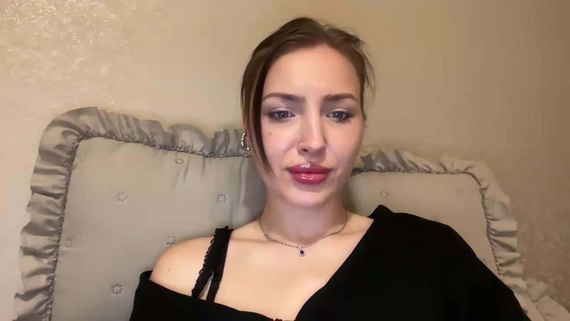 Gallery image thumbnail from Di_Pearl's myfreecams stream on, 05/14/2026, 21:07 image 2 of 20