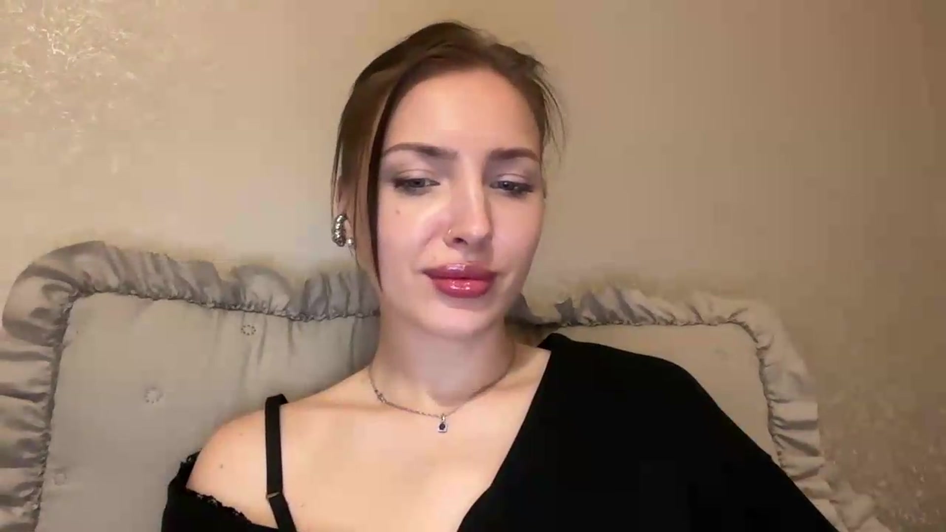 Gallery image thumbnail from Di_Pearl's myfreecams stream on, 05/14/2026, 21:07 image 11 of 20