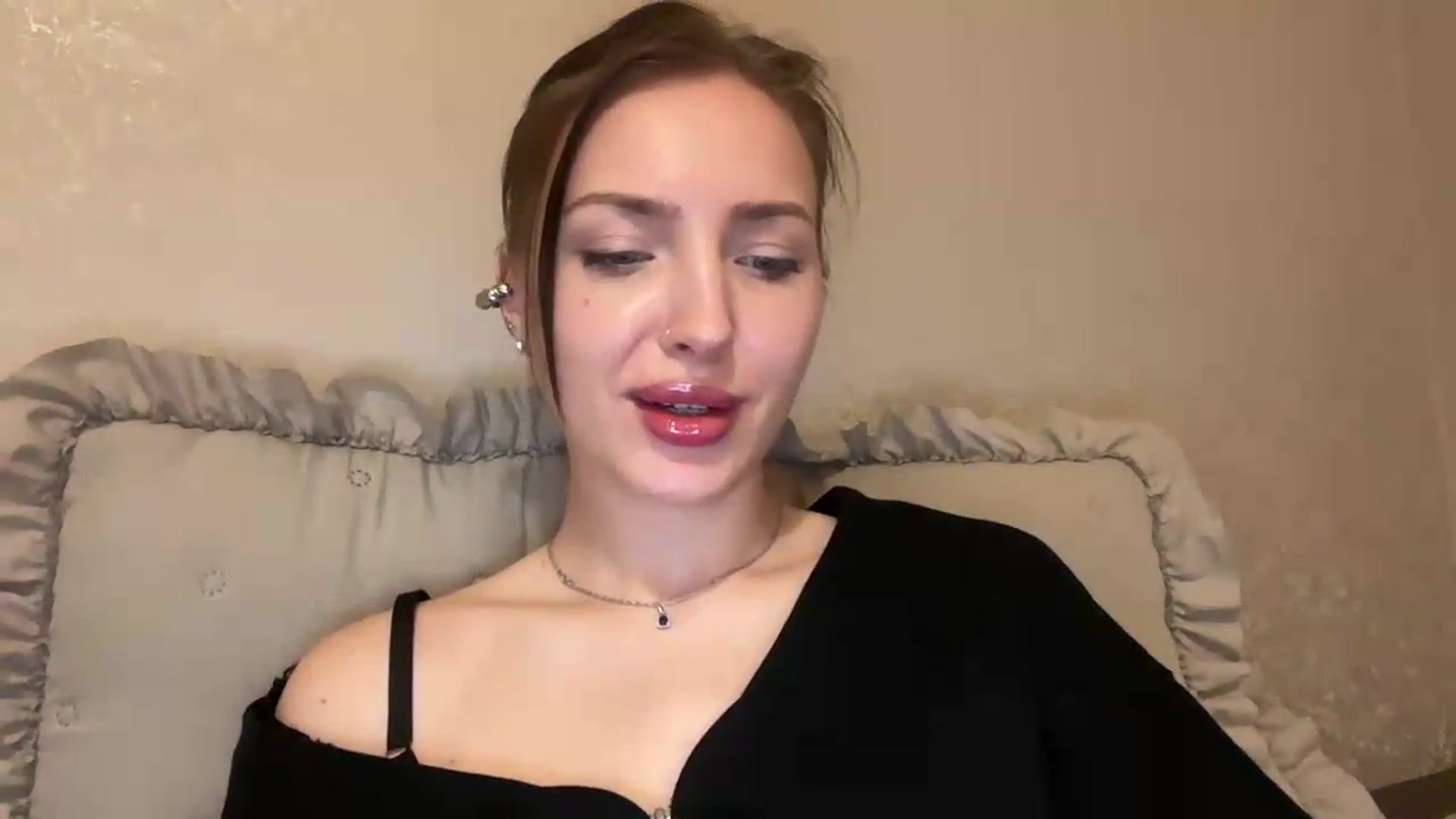 Gallery image thumbnail from Di_Pearl's myfreecams stream on, 05/14/2026, 21:07 image 17 of 20