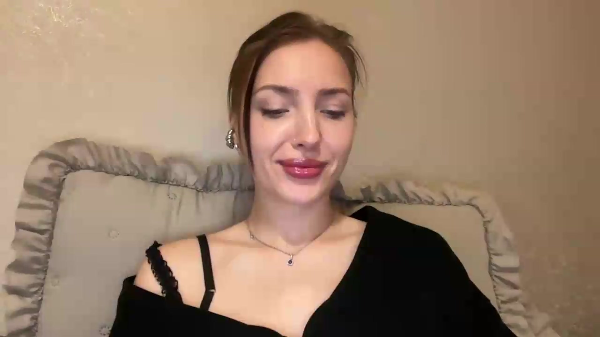 Gallery image thumbnail from Di_Pearl's myfreecams stream on, 05/14/2026, 21:07 image 7 of 20