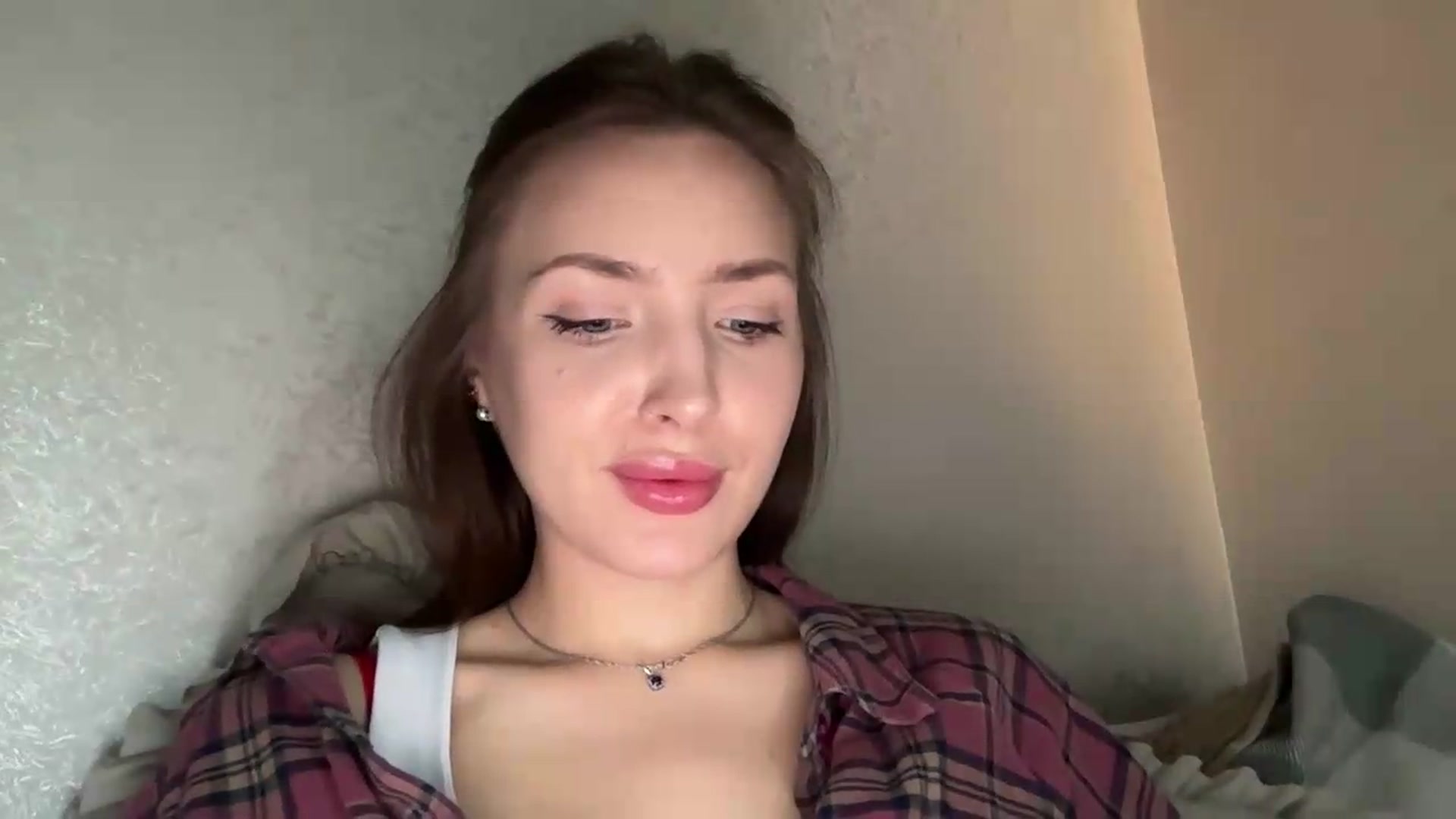 Gallery image thumbnail from Di_Pearl's myfreecams stream on, 05/15/2026, 16:05 image 9 of 20