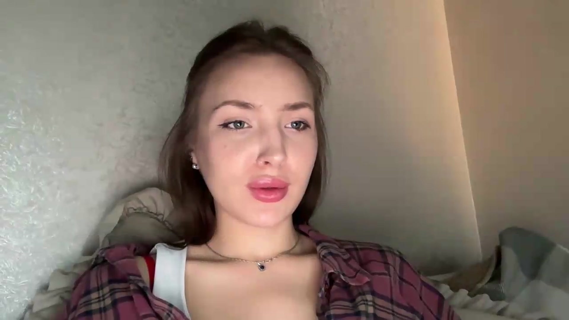 Gallery image thumbnail from Di_Pearl's myfreecams stream on, 05/15/2026, 16:05 image 11 of 20
