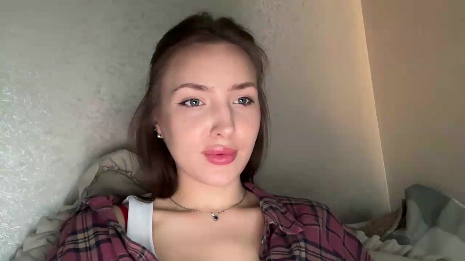 Gallery image thumbnail from Di_Pearl's myfreecams stream on, 05/15/2026, 16:05 image 12 of 20