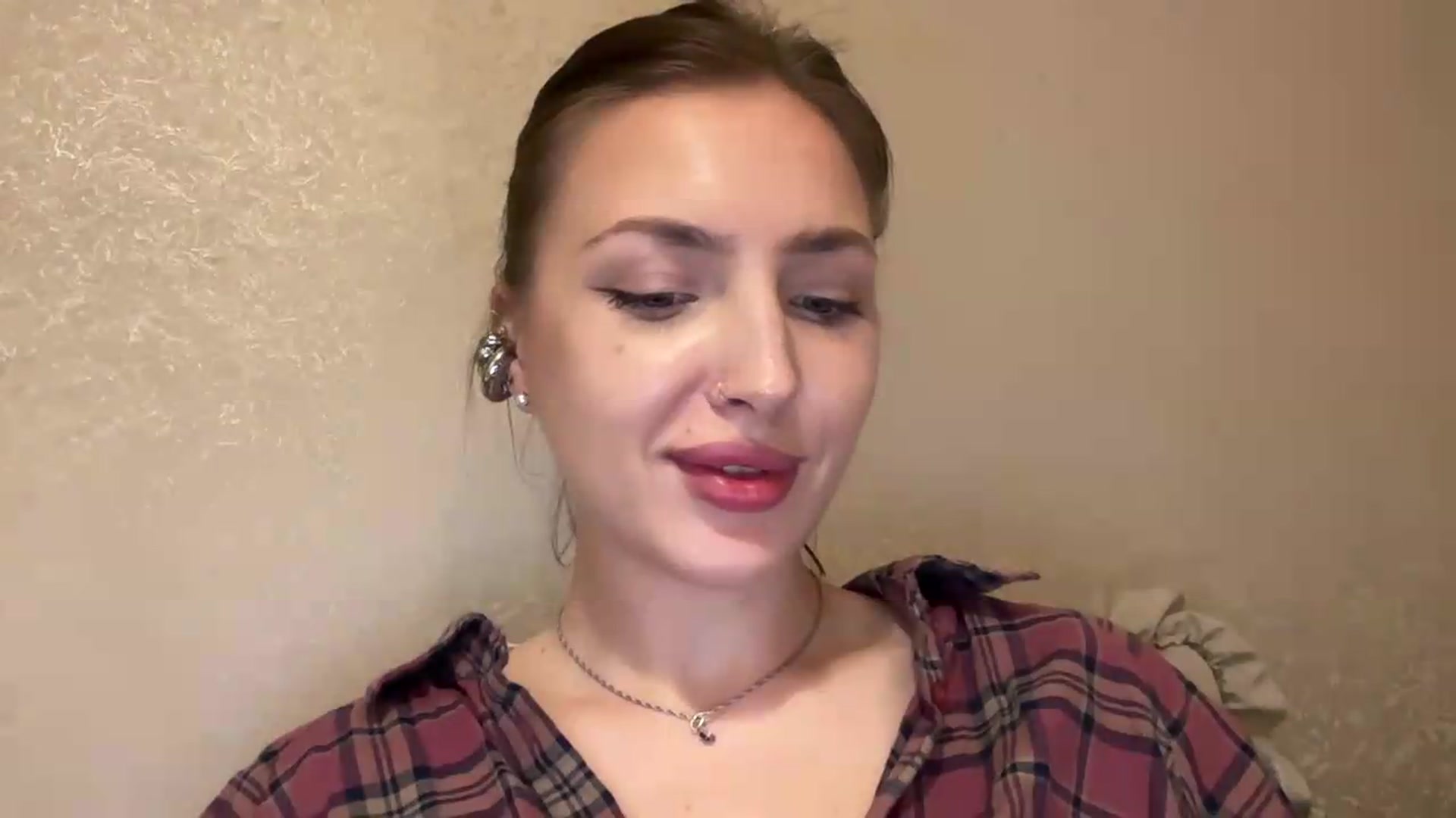 Gallery image thumbnail from Di_Pearl's myfreecams stream on, 05/15/2026, 22:18 image 7 of 20