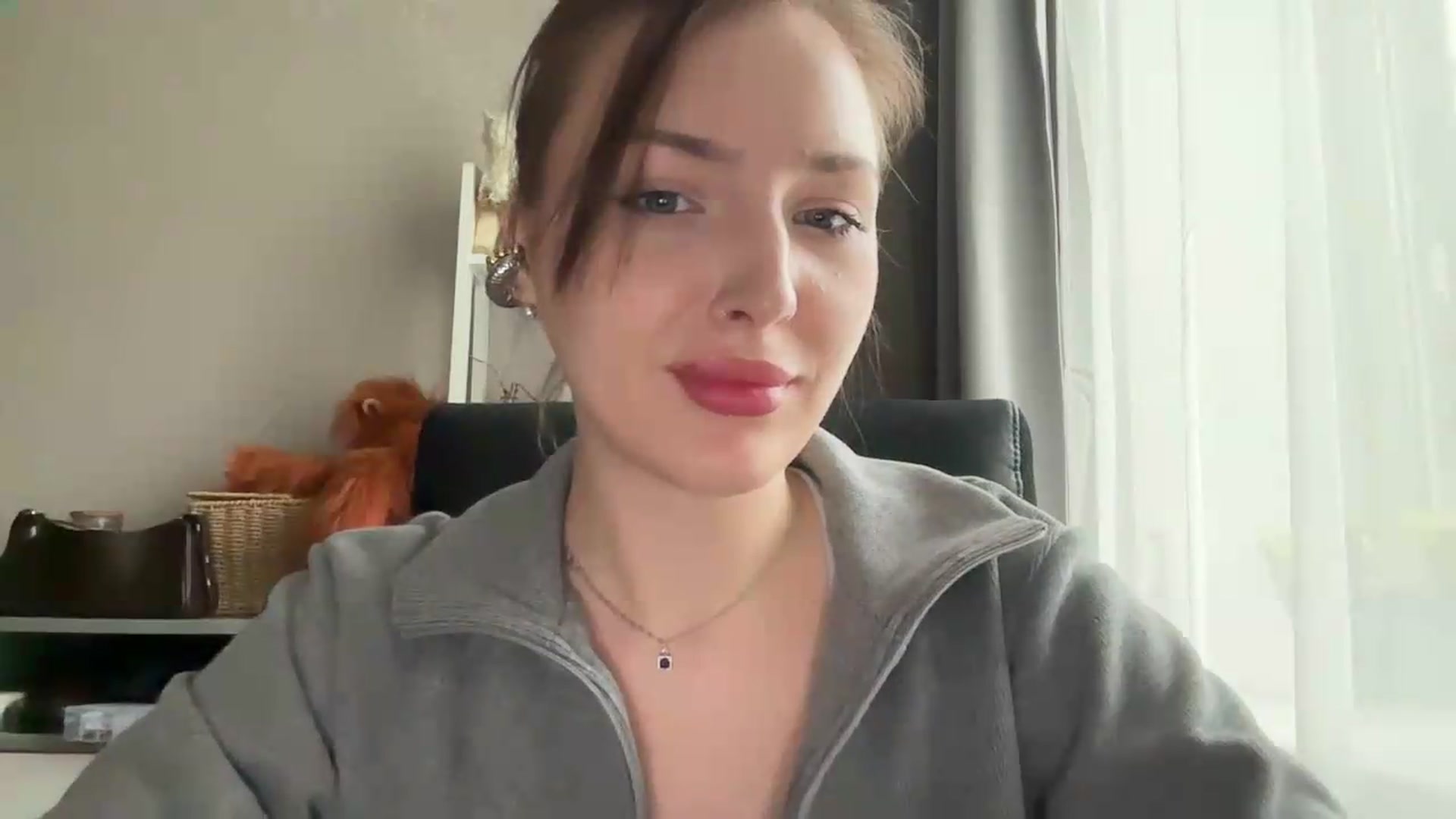 Gallery image thumbnail from Di_Pearl's myfreecams stream on, 05/18/2026, 16:13 image 15 of 20