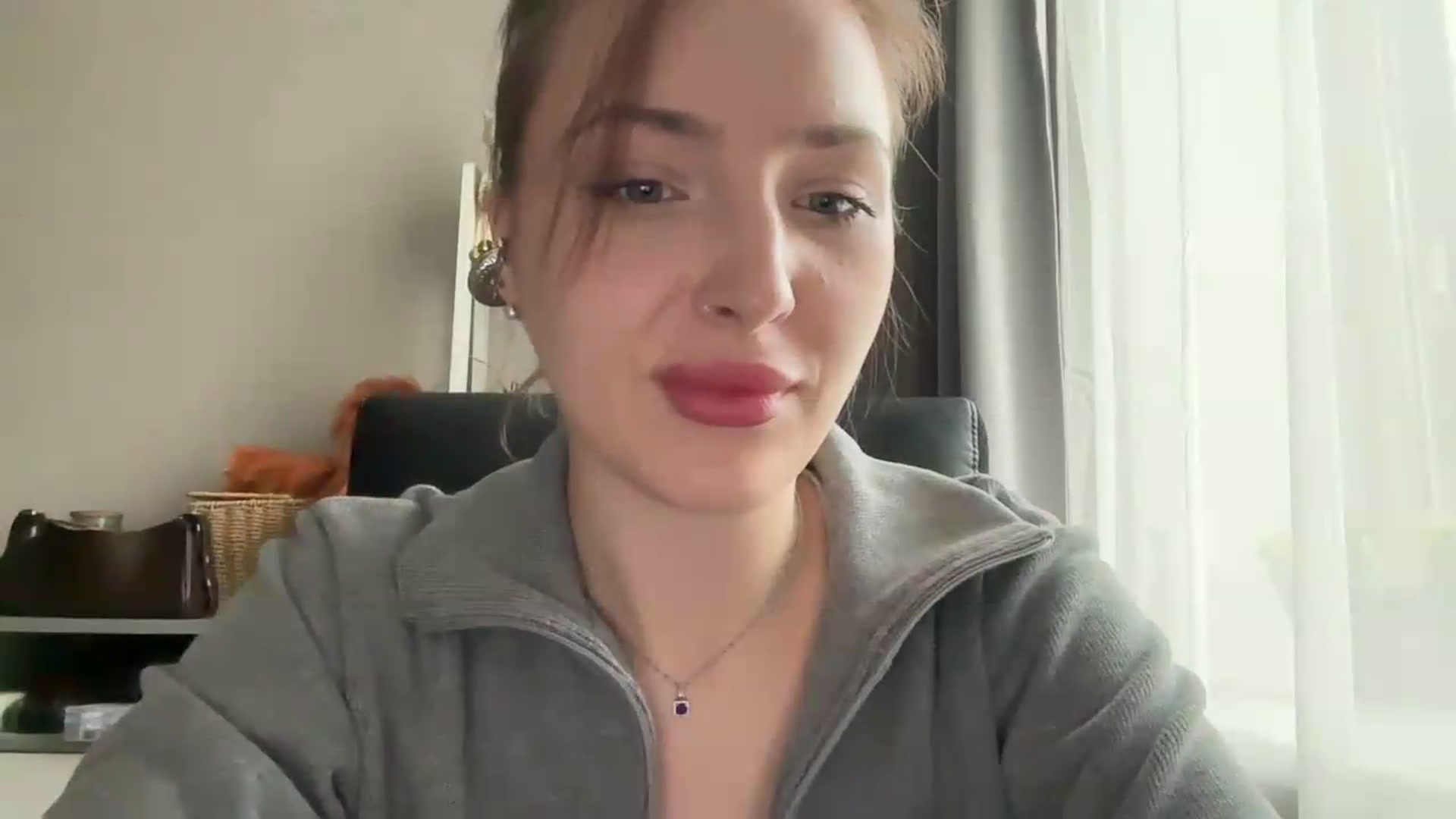 Gallery image thumbnail from Di_Pearl's myfreecams stream on, 05/18/2026, 16:13 image 8 of 20