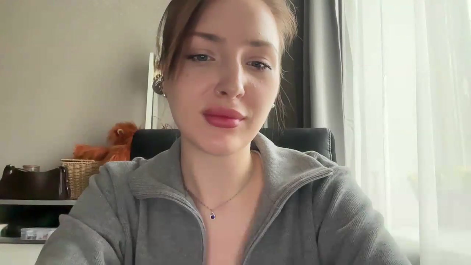 Gallery image thumbnail from Di_Pearl's myfreecams stream on, 05/18/2026, 16:13 image 10 of 20