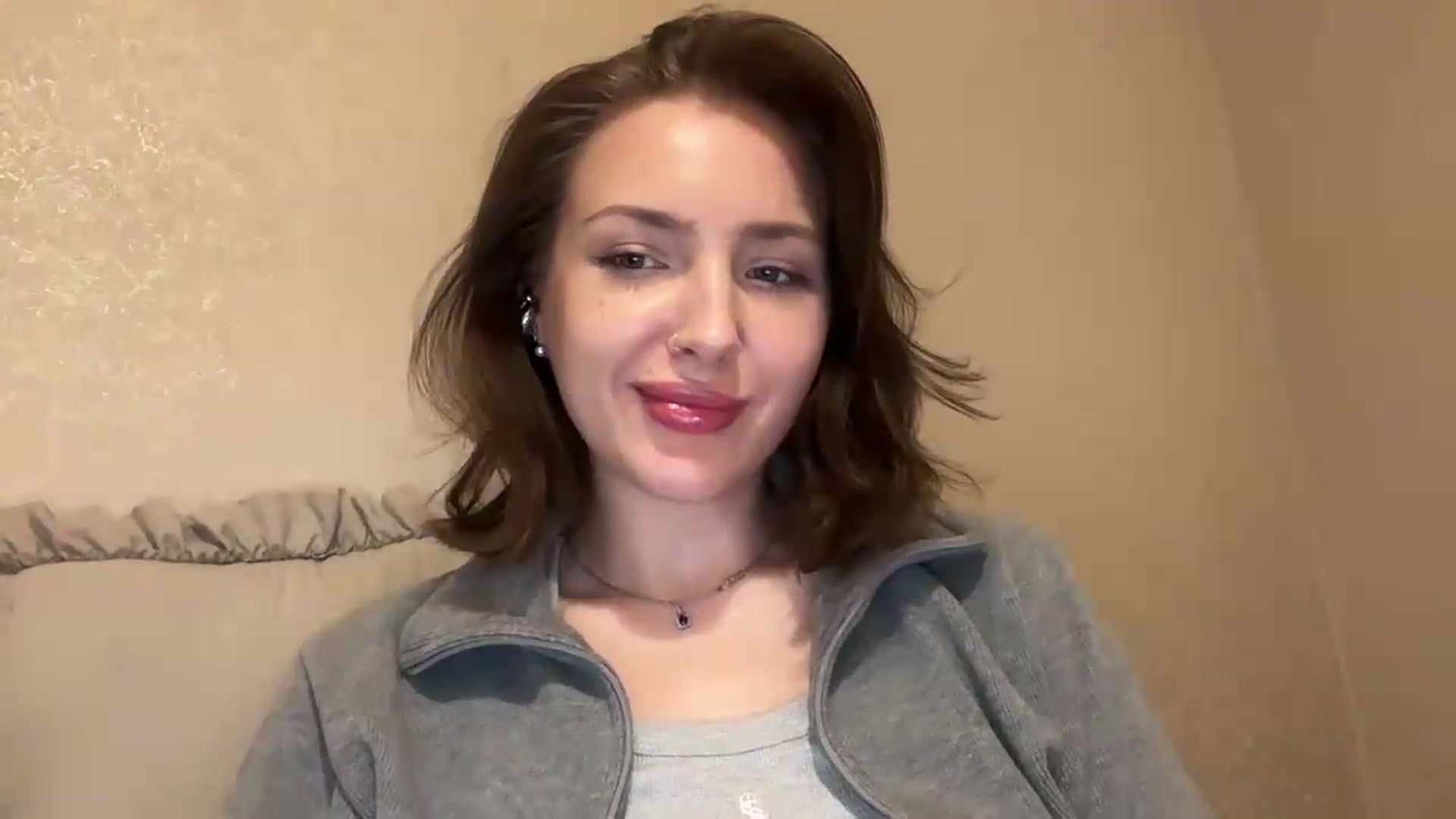 Gallery image thumbnail from Di_Pearl's myfreecams stream on, 05/18/2026, 22:13 image 18 of 20