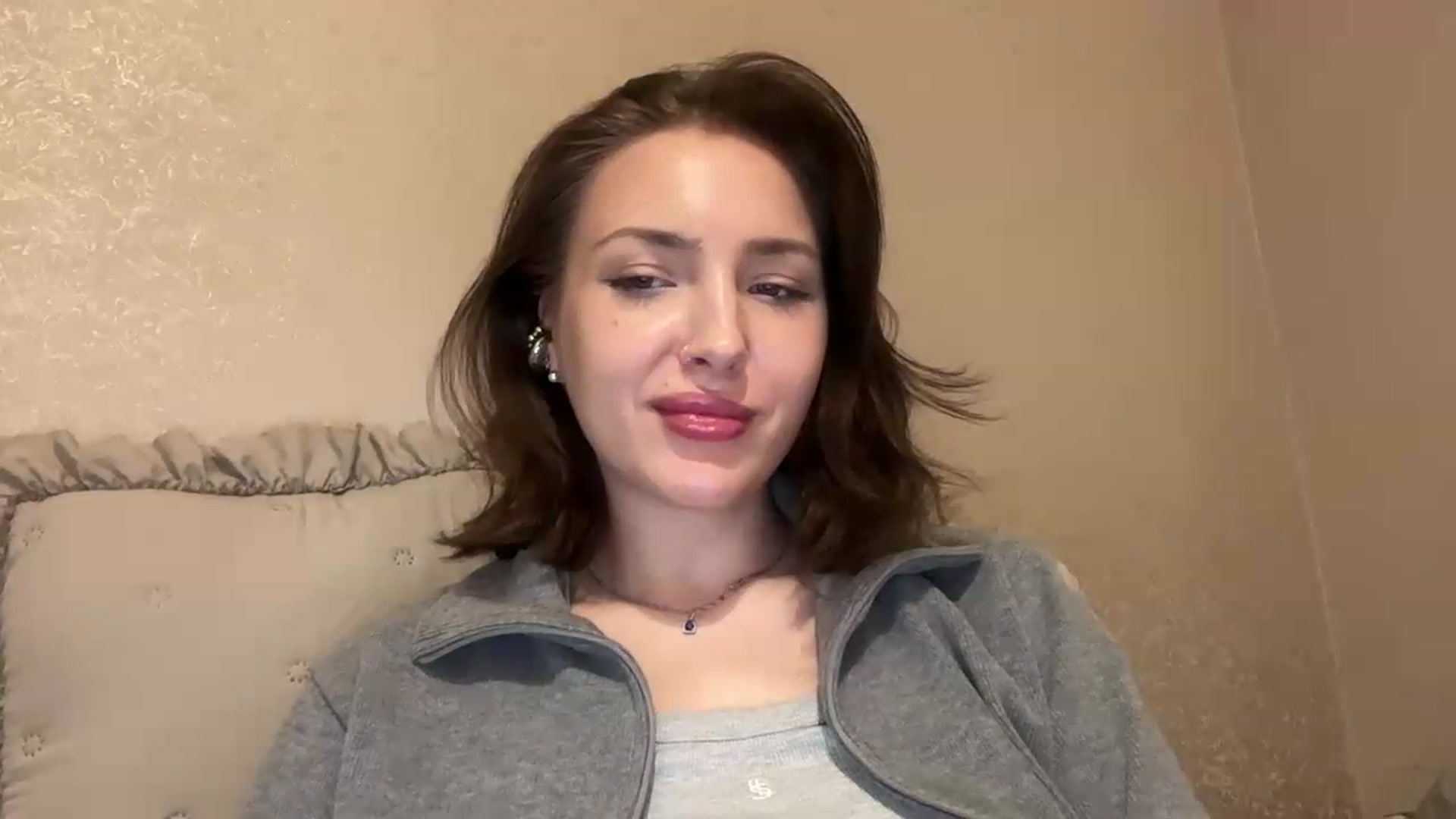 Gallery image thumbnail from Di_Pearl's myfreecams stream on, 05/18/2026, 22:13 image 16 of 20