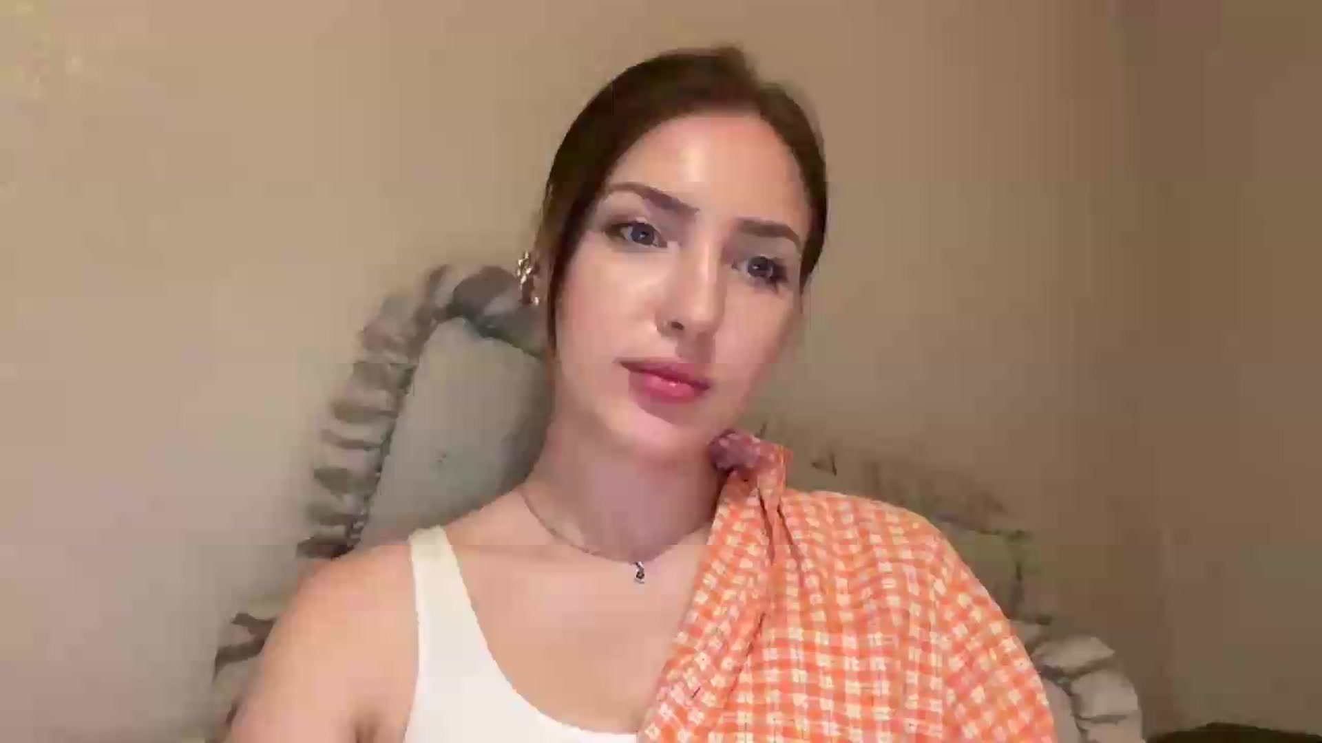 Gallery image thumbnail from Di_Pearl's myfreecams stream on, 05/19/2026, 22:14 image 1 of 20