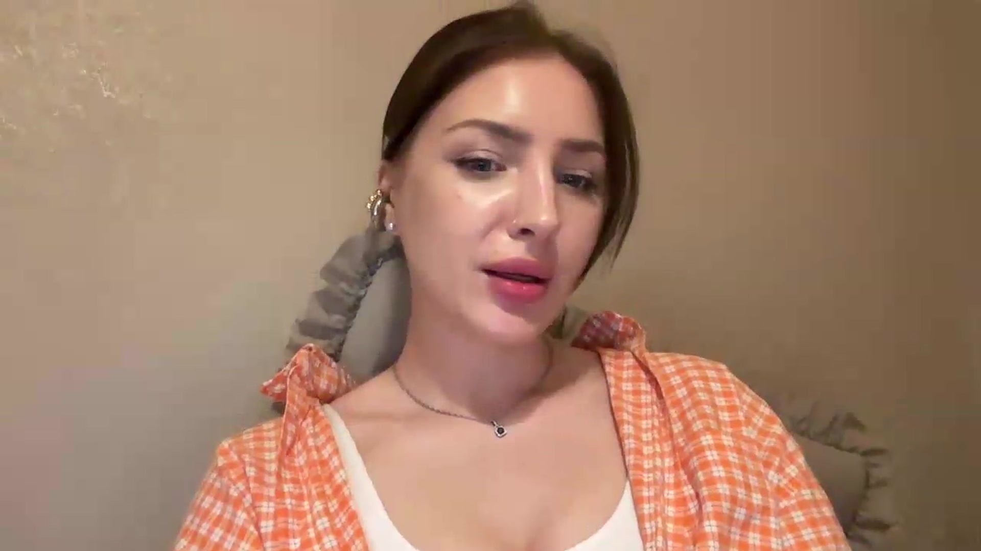 Gallery image thumbnail from Di_Pearl's myfreecams stream on, 05/19/2026, 22:14 image 5 of 20