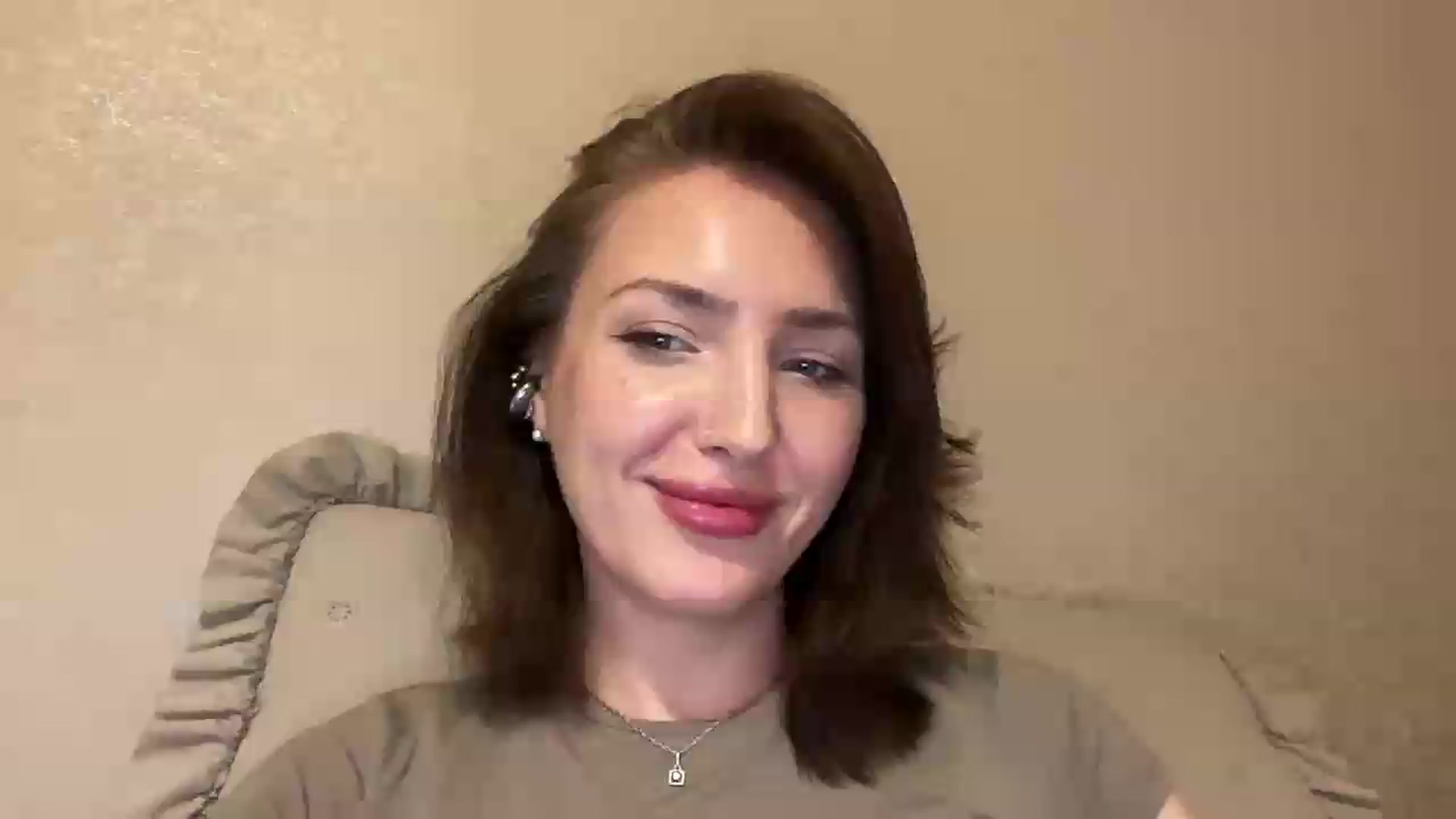 Gallery image thumbnail from Di_Pearl's myfreecams stream on, 05/20/2026, 22:21 image 1 of 20