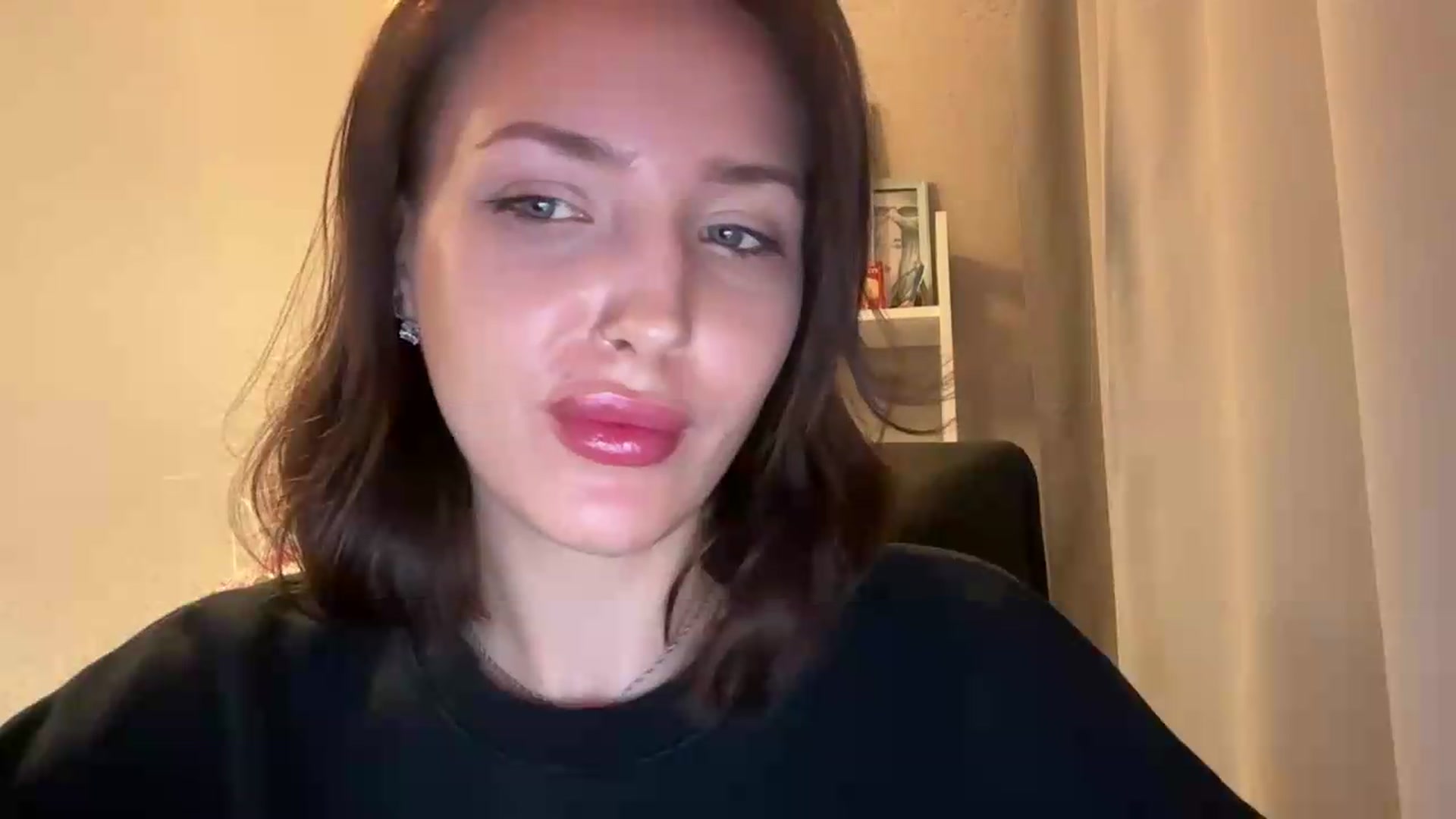 Gallery image thumbnail from Di_Pearl's myfreecams stream on, 05/21/2026, 22:36 image 11 of 20