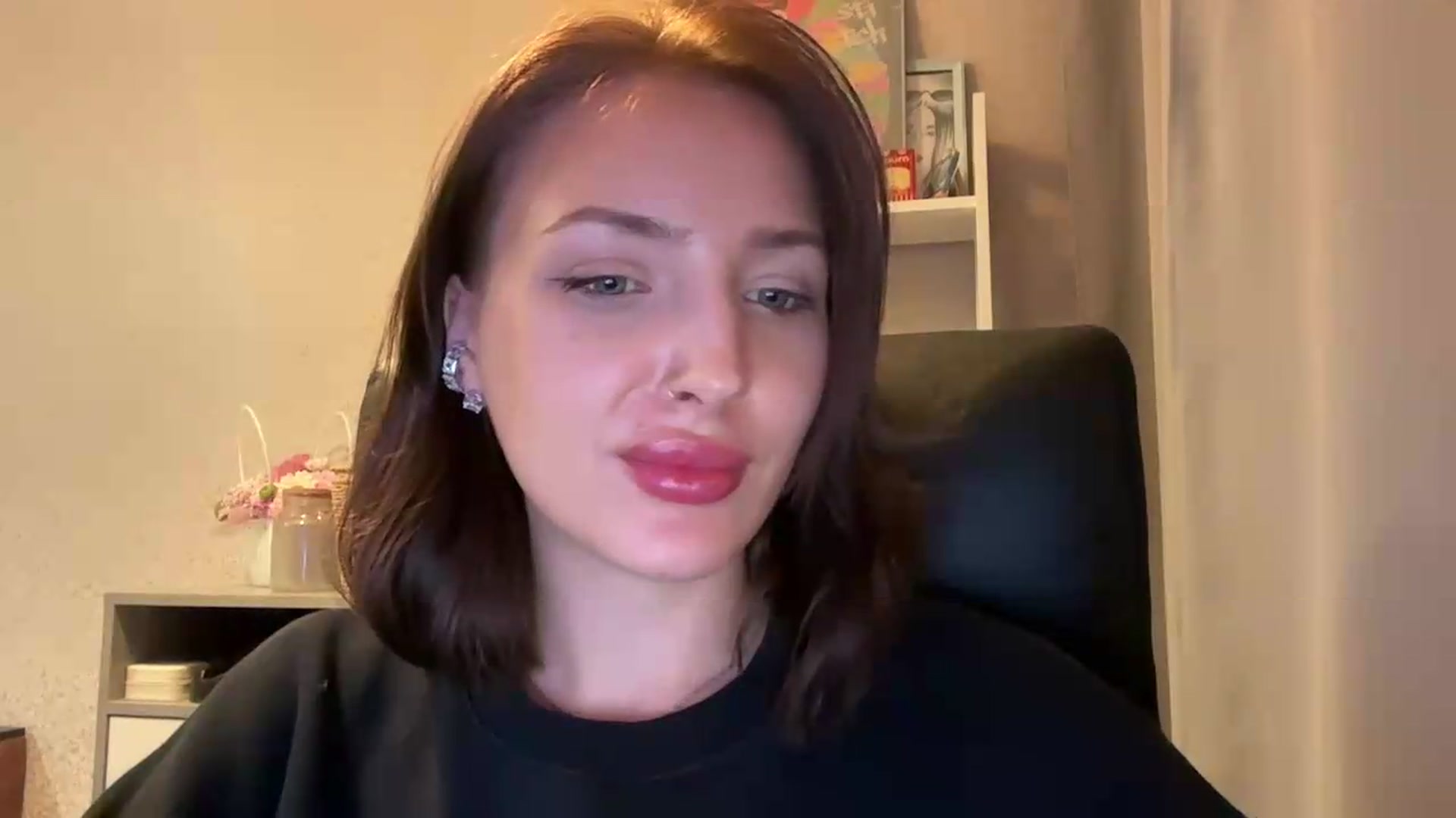 Gallery image thumbnail from Di_Pearl's myfreecams stream on, 05/21/2026, 22:36 image 14 of 20