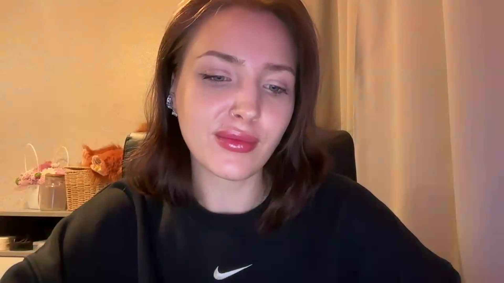 Gallery image thumbnail from Di_Pearl's myfreecams stream on, 05/21/2026, 22:36 image 7 of 20