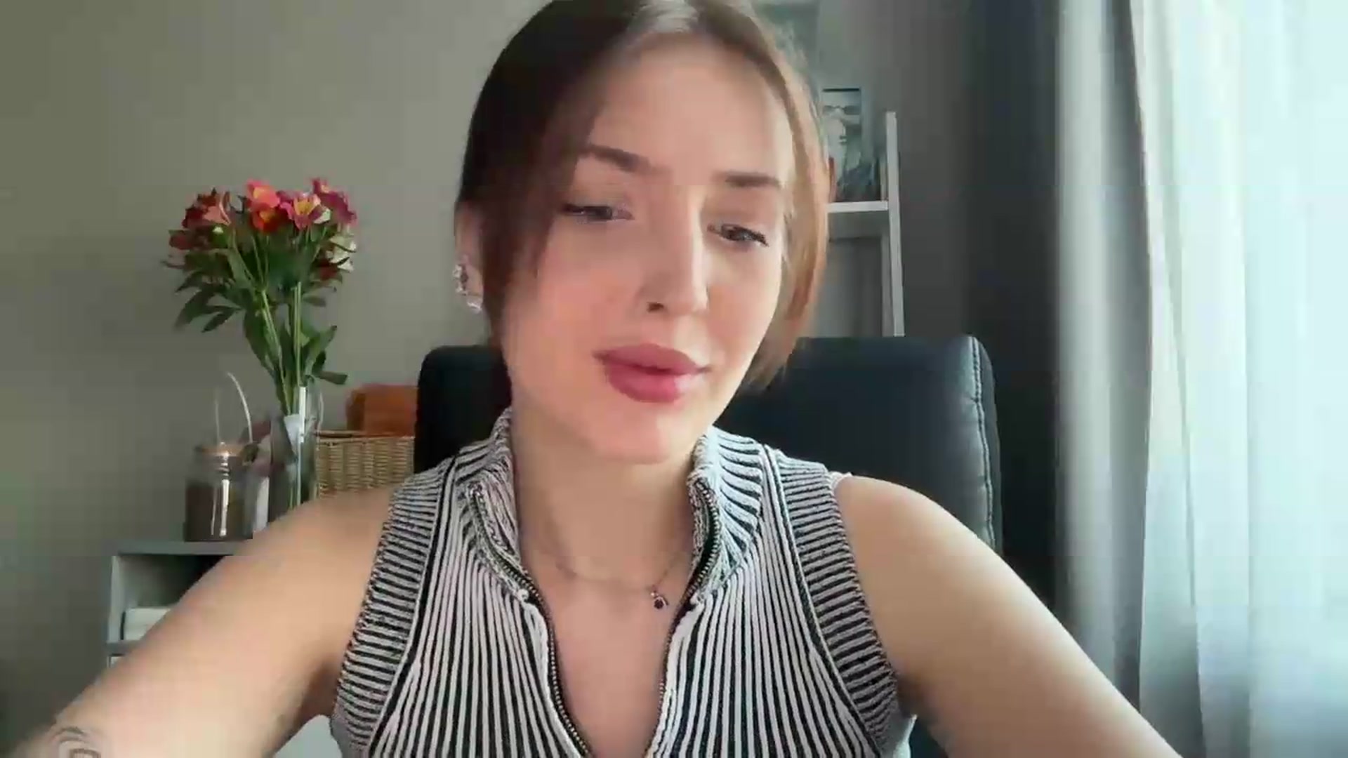 Gallery image thumbnail from Di_Pearl's myfreecams stream on, 05/22/2026, 16:40 image 5 of 20