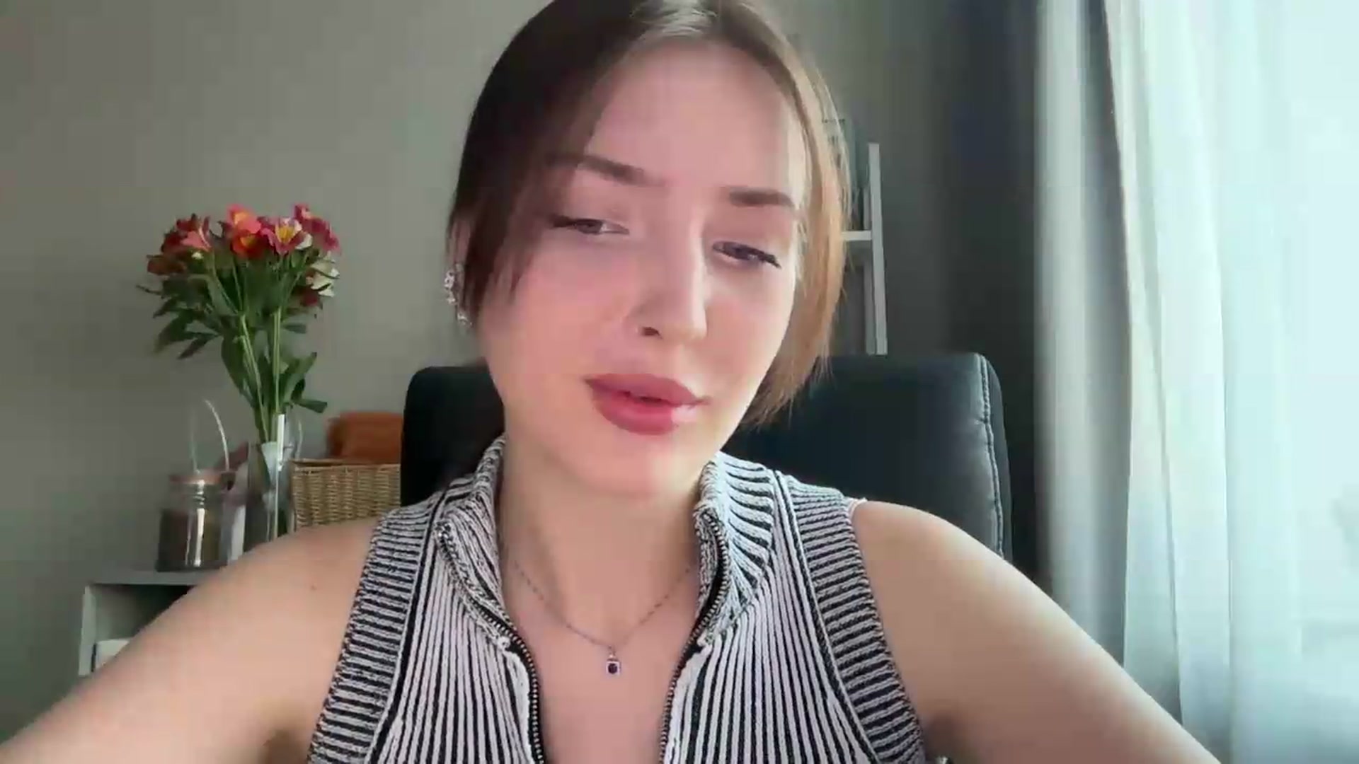 Gallery image thumbnail from Di_Pearl's myfreecams stream on, 05/22/2026, 16:40 image 7 of 20