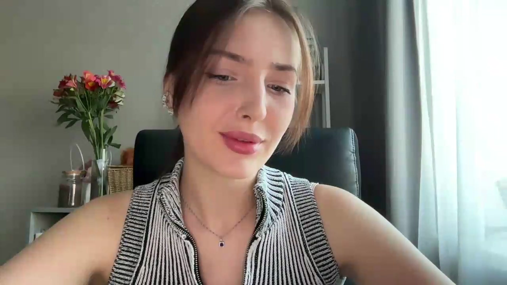 Gallery image thumbnail from Di_Pearl's myfreecams stream on, 05/22/2026, 16:40 image 8 of 20
