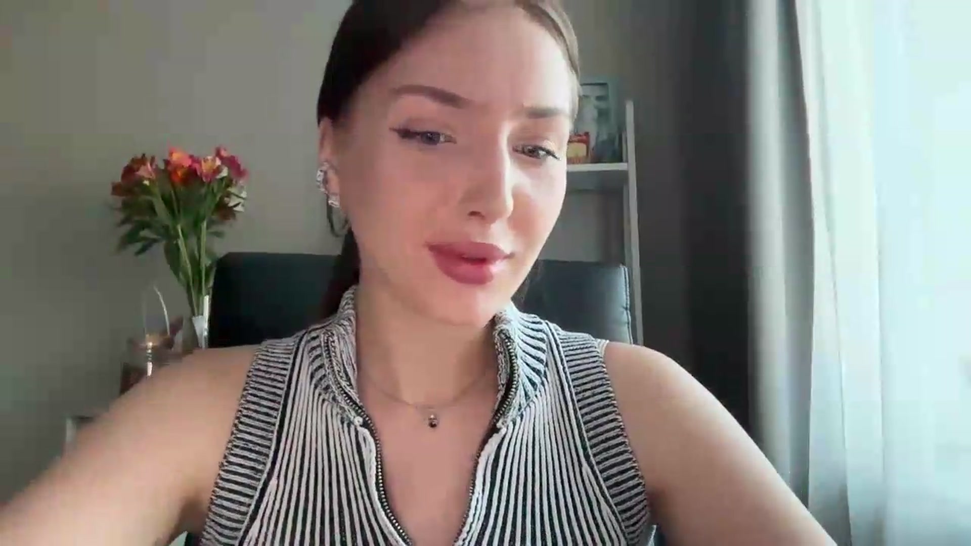 Gallery image thumbnail from Di_Pearl's myfreecams stream on, 05/22/2026, 16:40 image 10 of 20