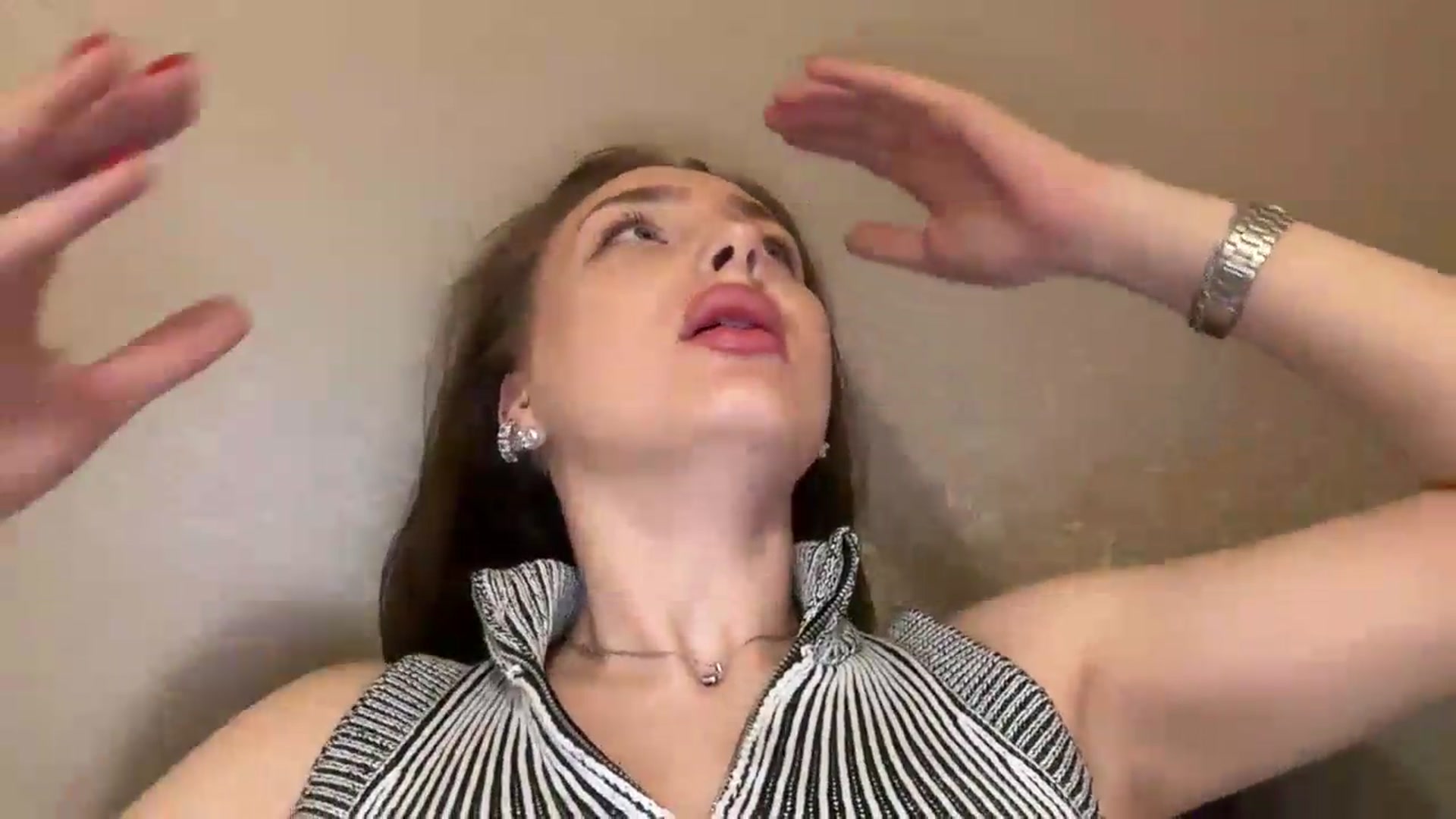 Gallery image thumbnail from Di_Pearl's myfreecams stream on, 05/22/2026, 21:48 image 15 of 20