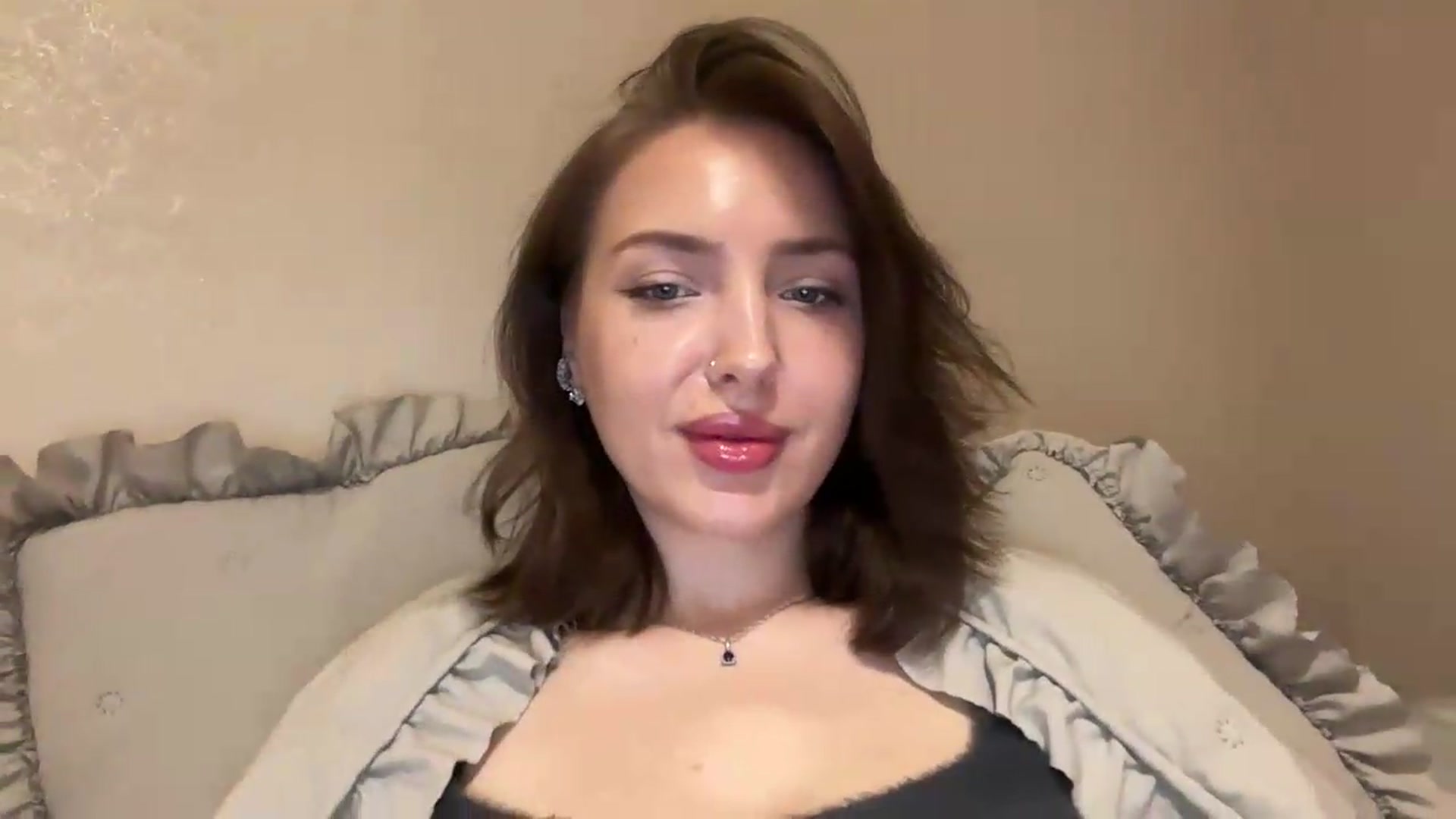 Gallery image thumbnail from Di_Pearl's myfreecams stream on, 05/23/2026, 22:11 image 14 of 20