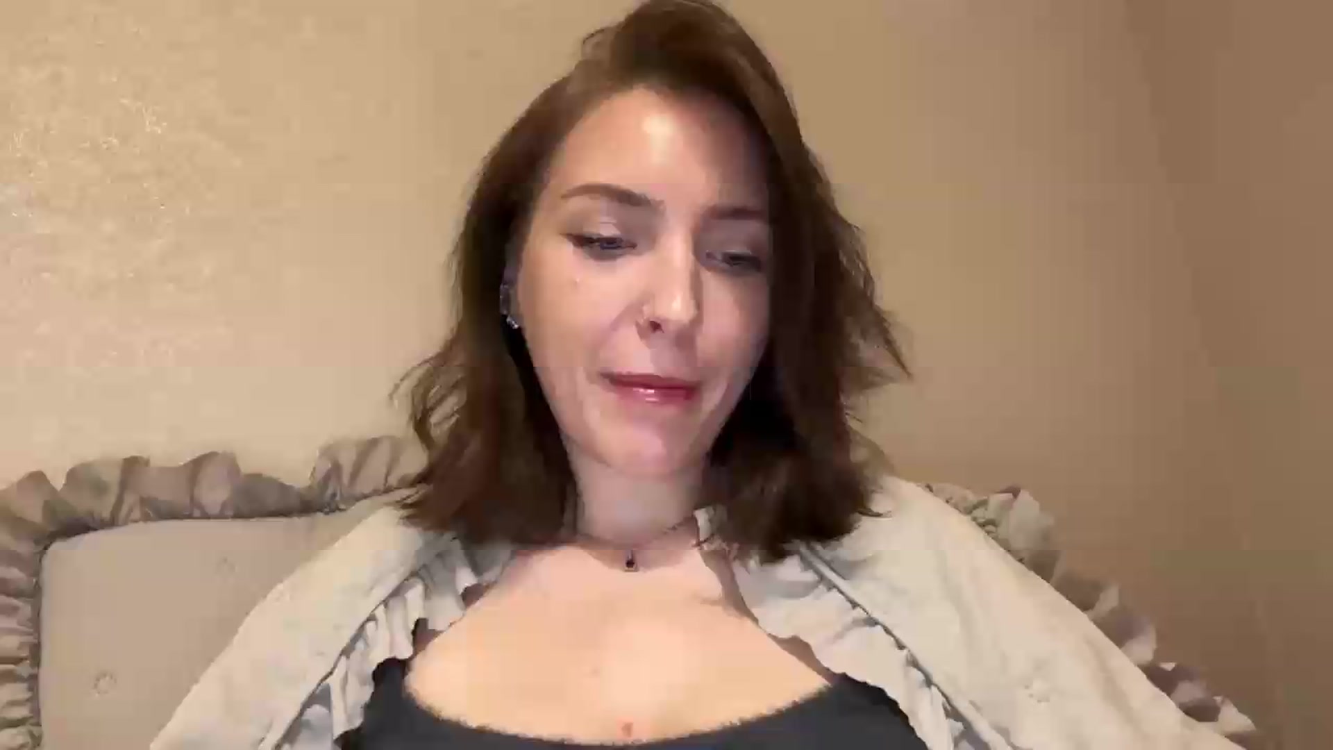 Gallery image thumbnail from Di_Pearl's myfreecams stream on, 05/23/2026, 22:11 image 19 of 20