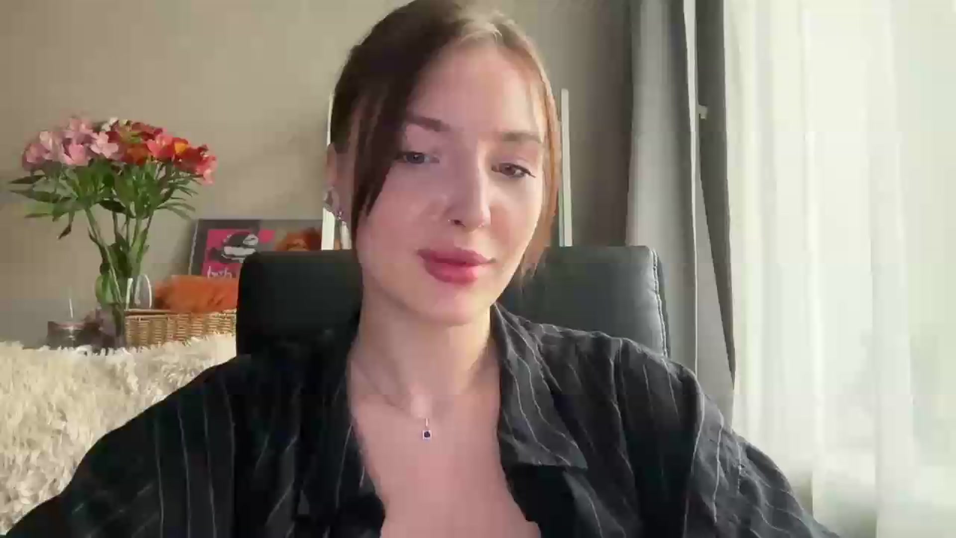 Gallery image thumbnail from Di_Pearl's myfreecams stream on, 05/25/2026, 16:30 image 19 of 20