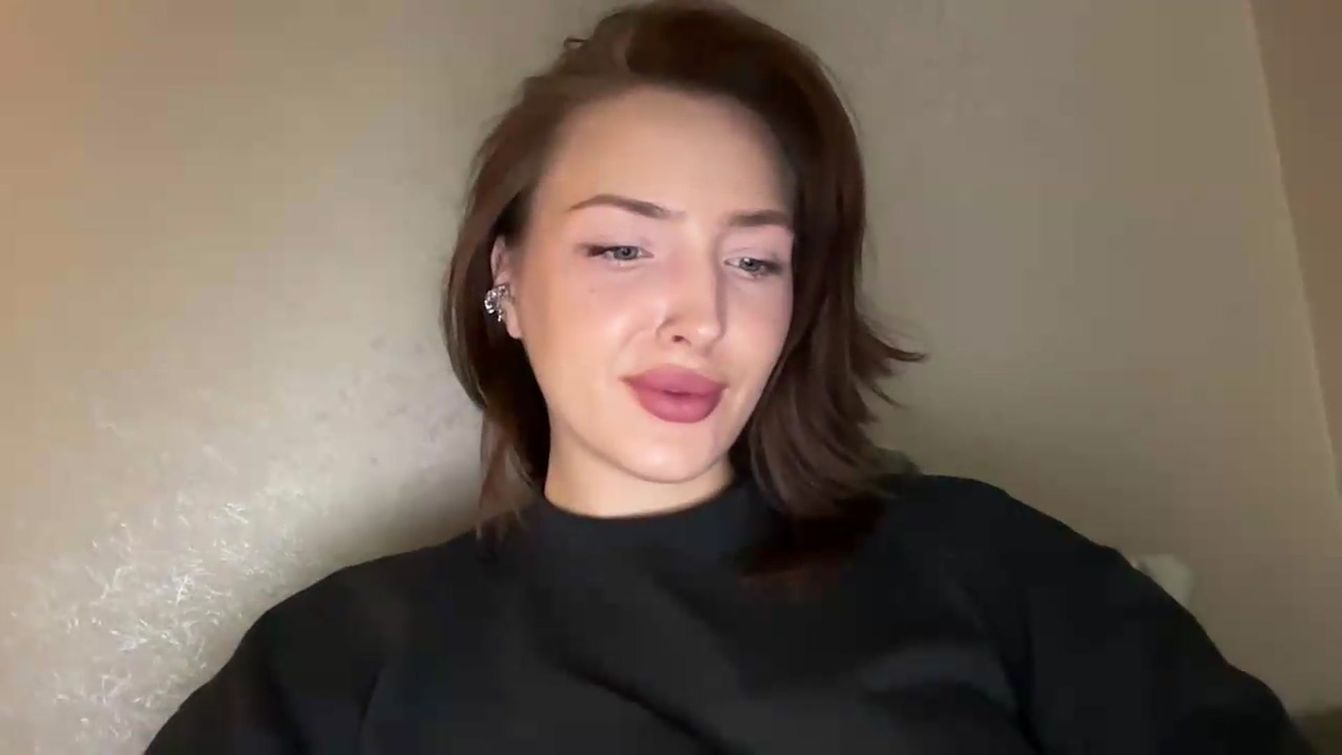 Gallery image thumbnail from Di_Pearl's myfreecams stream on, 05/27/2026, 16:20 image 18 of 20