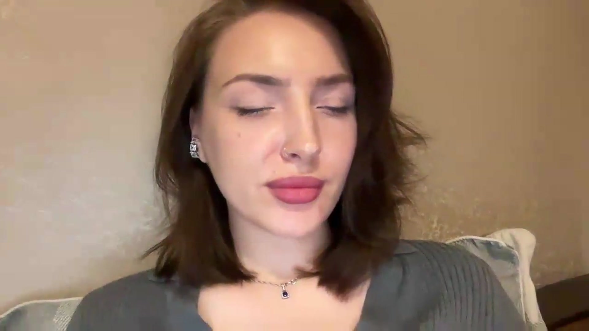 Gallery image thumbnail from Di_Pearl's myfreecams stream on, 05/27/2026, 22:09 image 6 of 20