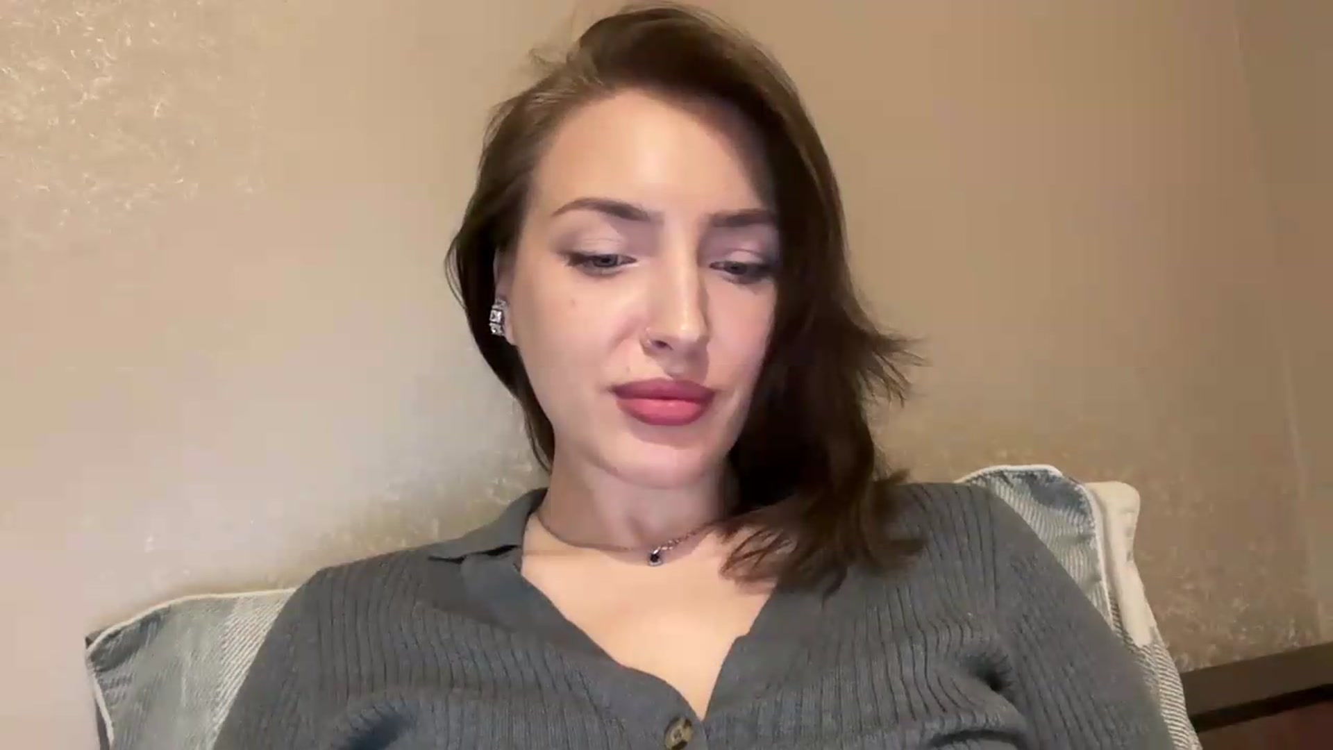 Gallery image thumbnail from Di_Pearl's myfreecams stream on, 05/27/2026, 22:09 image 8 of 20