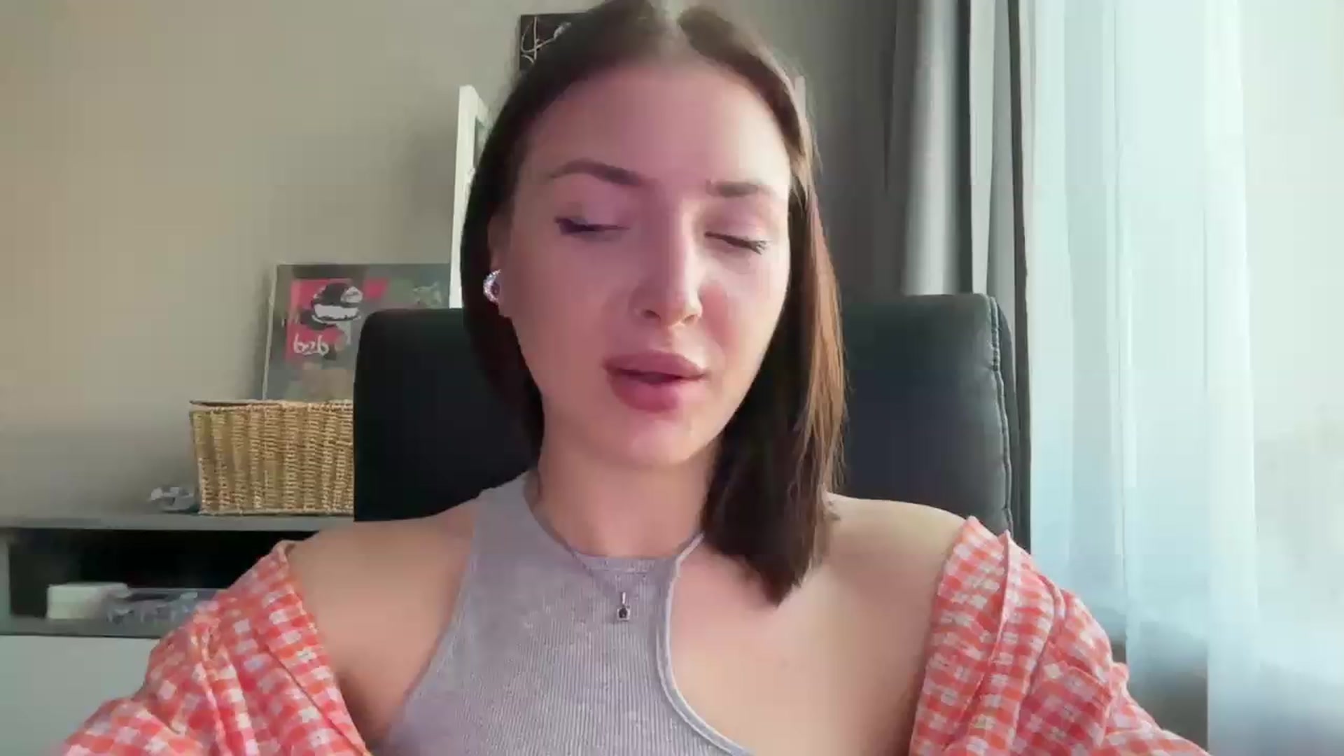 Gallery image thumbnail from Di_Pearl's myfreecams stream on, 05/28/2026, 15:08 image 18 of 20