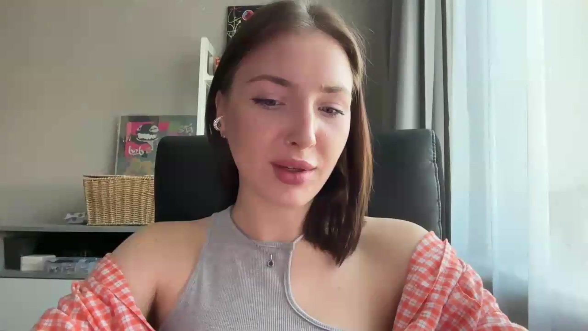 Gallery image thumbnail from Di_Pearl's myfreecams stream on, 05/28/2026, 15:08 image 12 of 20