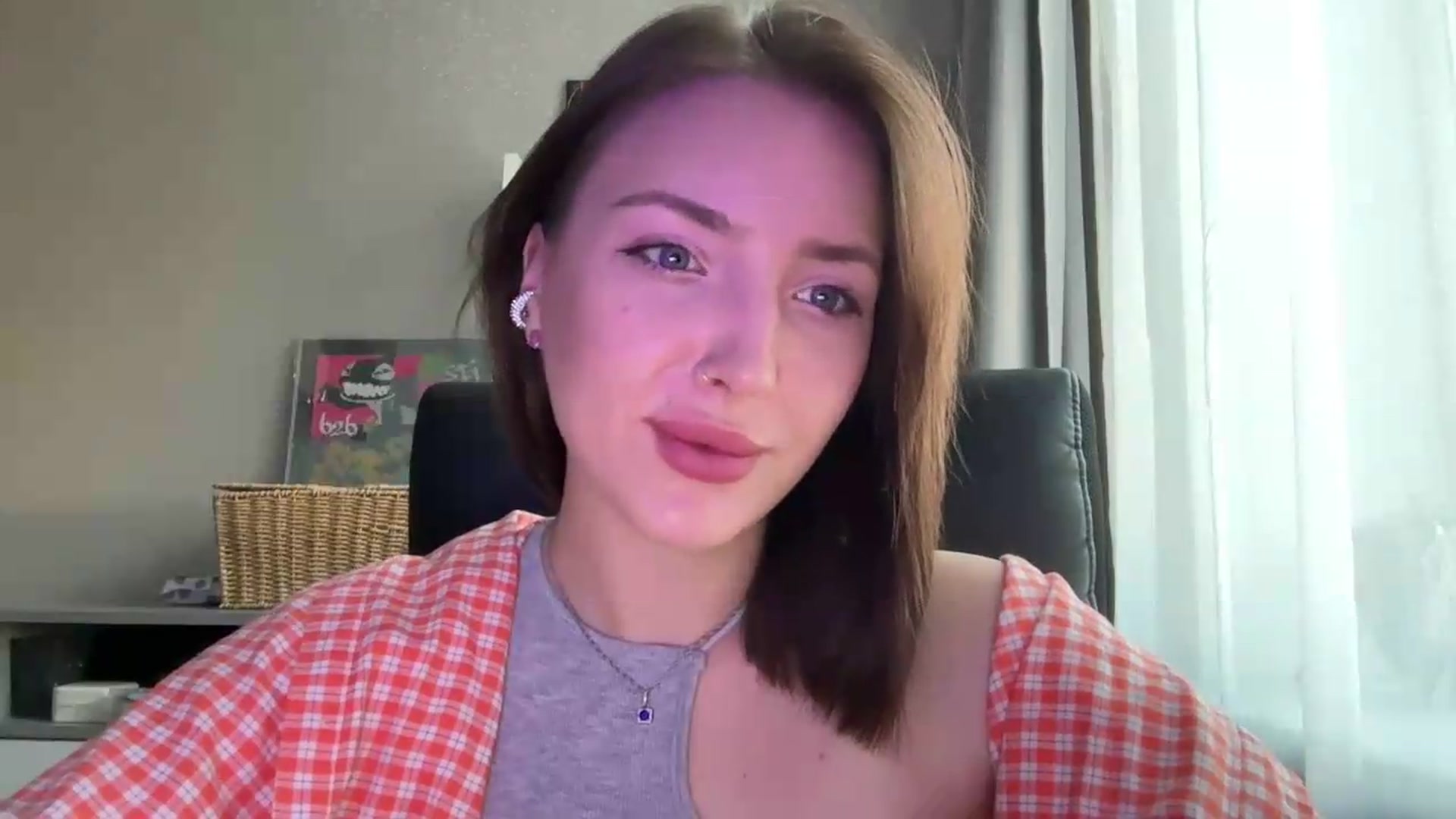 Gallery image thumbnail from Di_Pearl's myfreecams stream on, 05/28/2026, 16:17 image 15 of 20