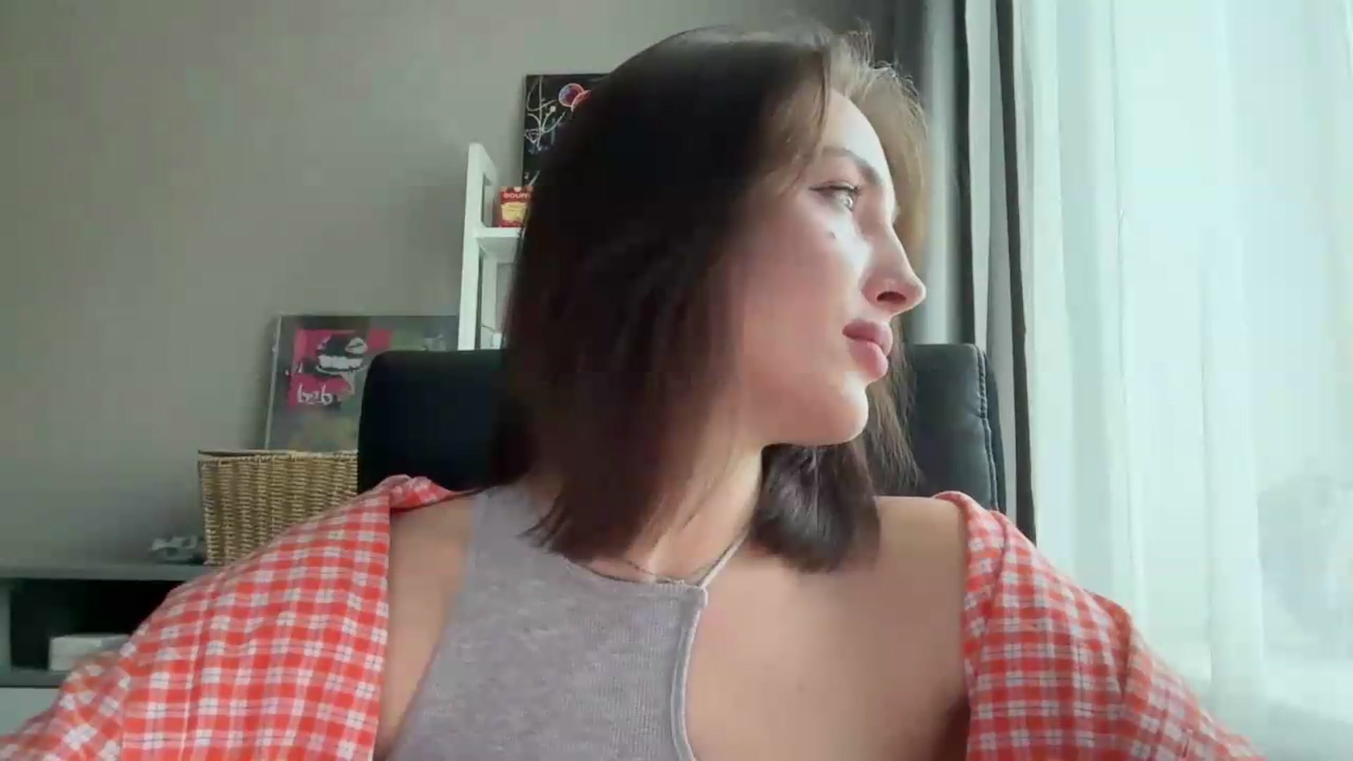 Gallery image thumbnail from Di_Pearl's myfreecams stream on, 05/28/2026, 16:17 image 6 of 20