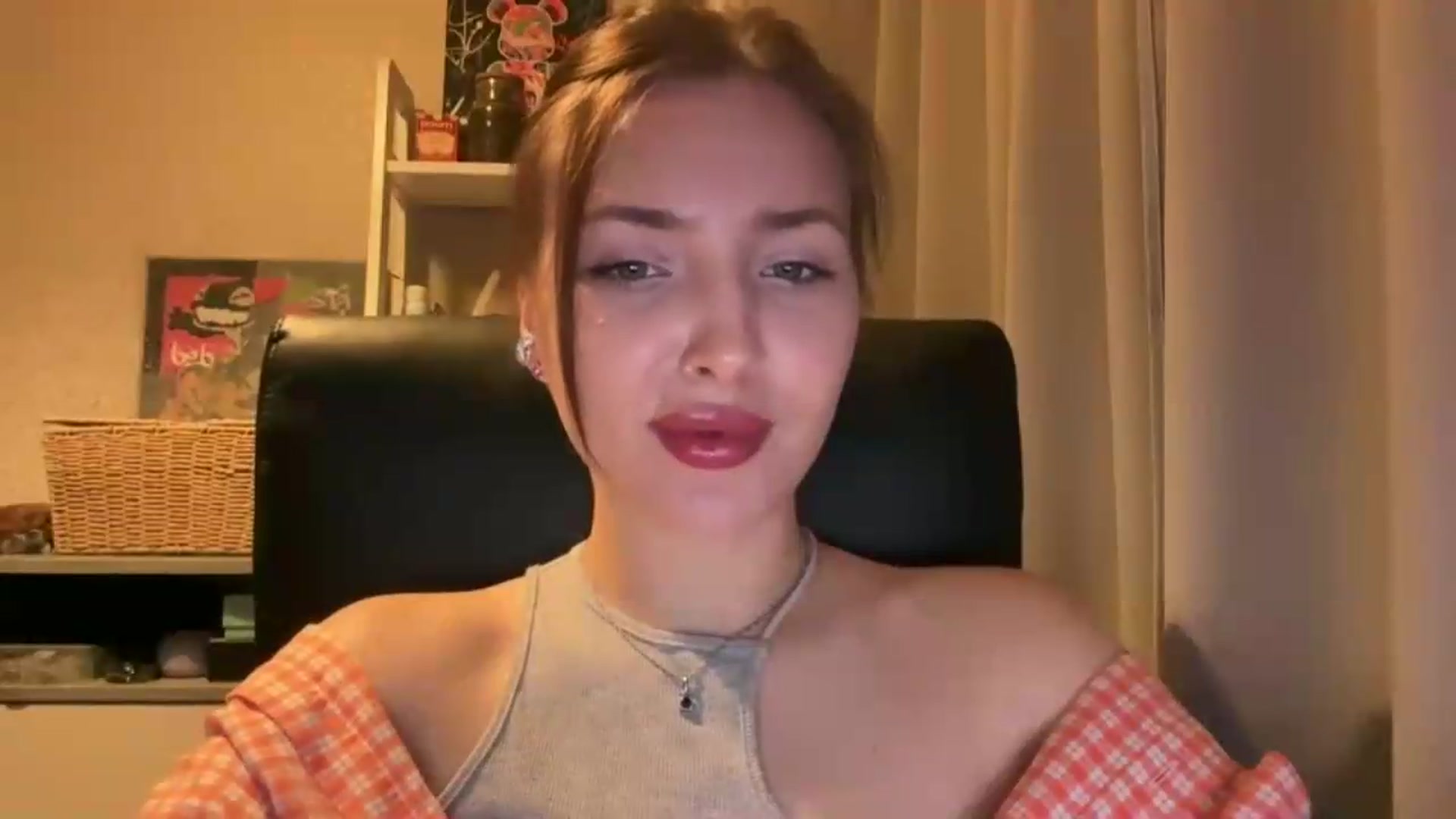 Gallery image thumbnail from Di_Pearl's myfreecams stream on, 05/28/2026, 21:59 image 3 of 20