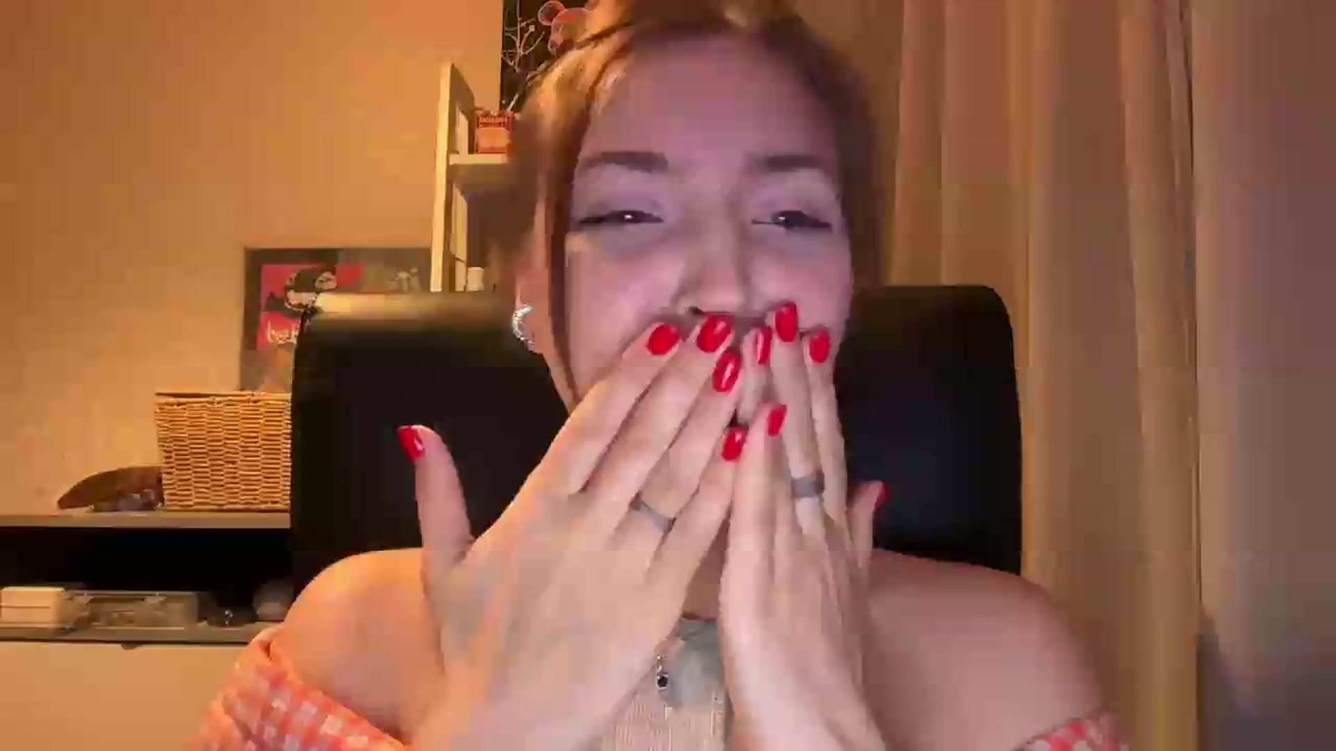 Gallery image thumbnail from Di_Pearl's myfreecams stream on, 05/28/2026, 21:59 image 9 of 20