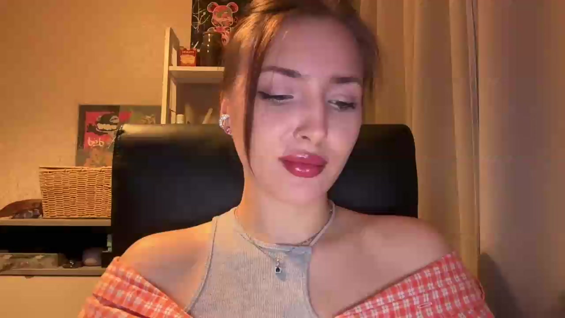 Gallery image thumbnail from Di_Pearl's myfreecams stream on, 05/28/2026, 21:59 image 1 of 20