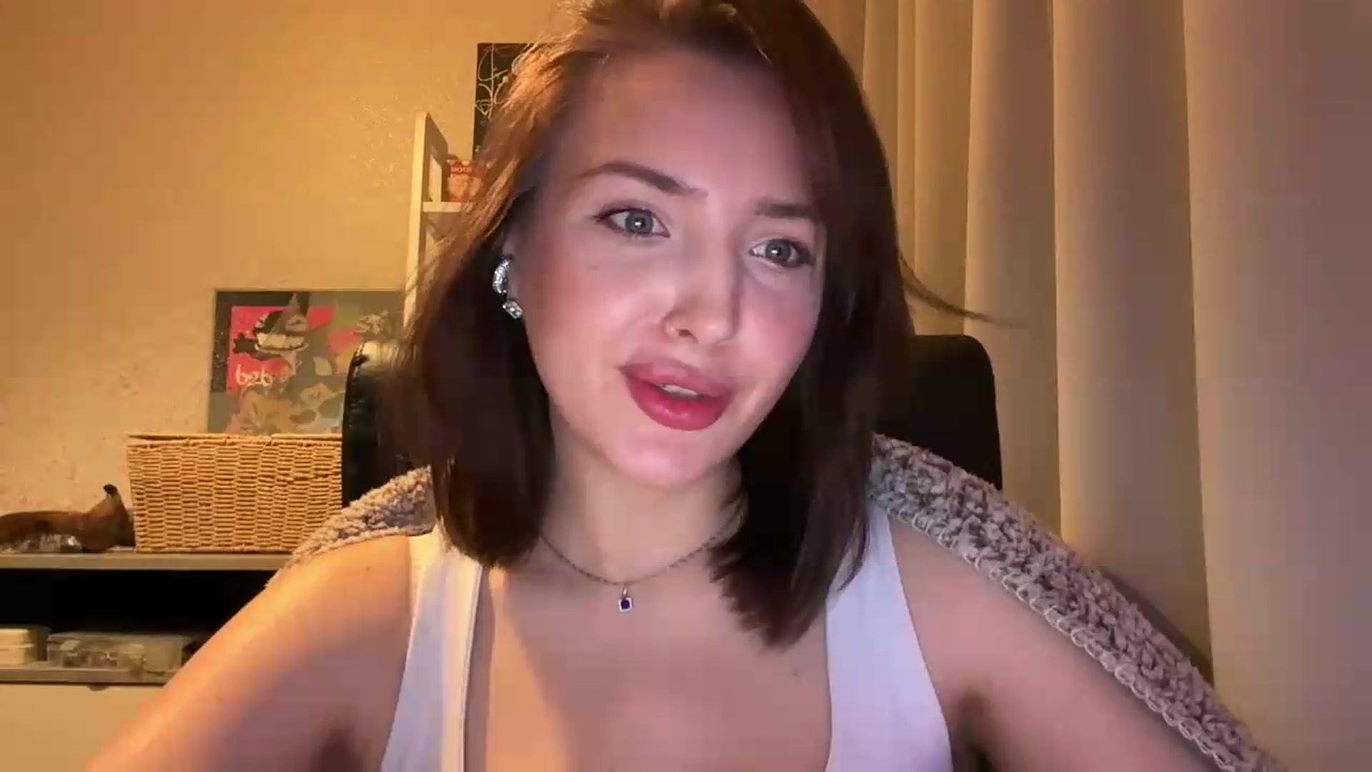 Gallery image thumbnail from Di_Pearl's myfreecams stream on, 05/29/2026, 22:35 image 16 of 20