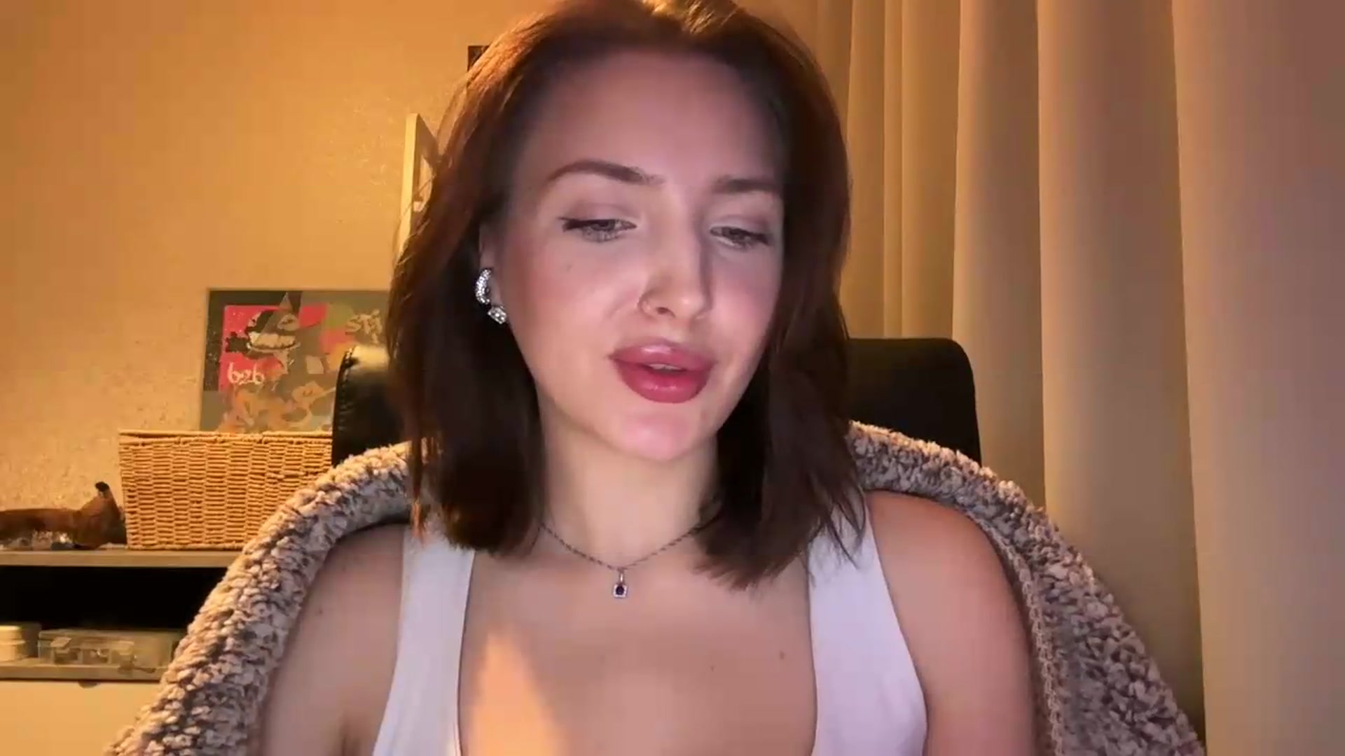 Gallery image thumbnail from Di_Pearl's myfreecams stream on, 05/29/2026, 22:35 image 12 of 20