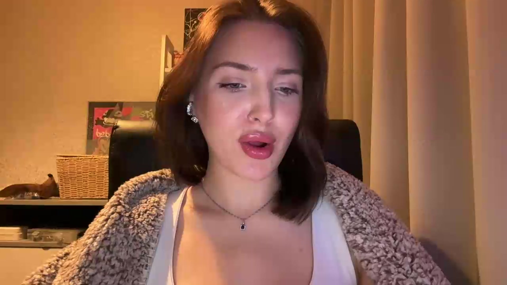 Gallery image thumbnail from Di_Pearl's myfreecams stream on, 05/29/2026, 22:35 image 8 of 20