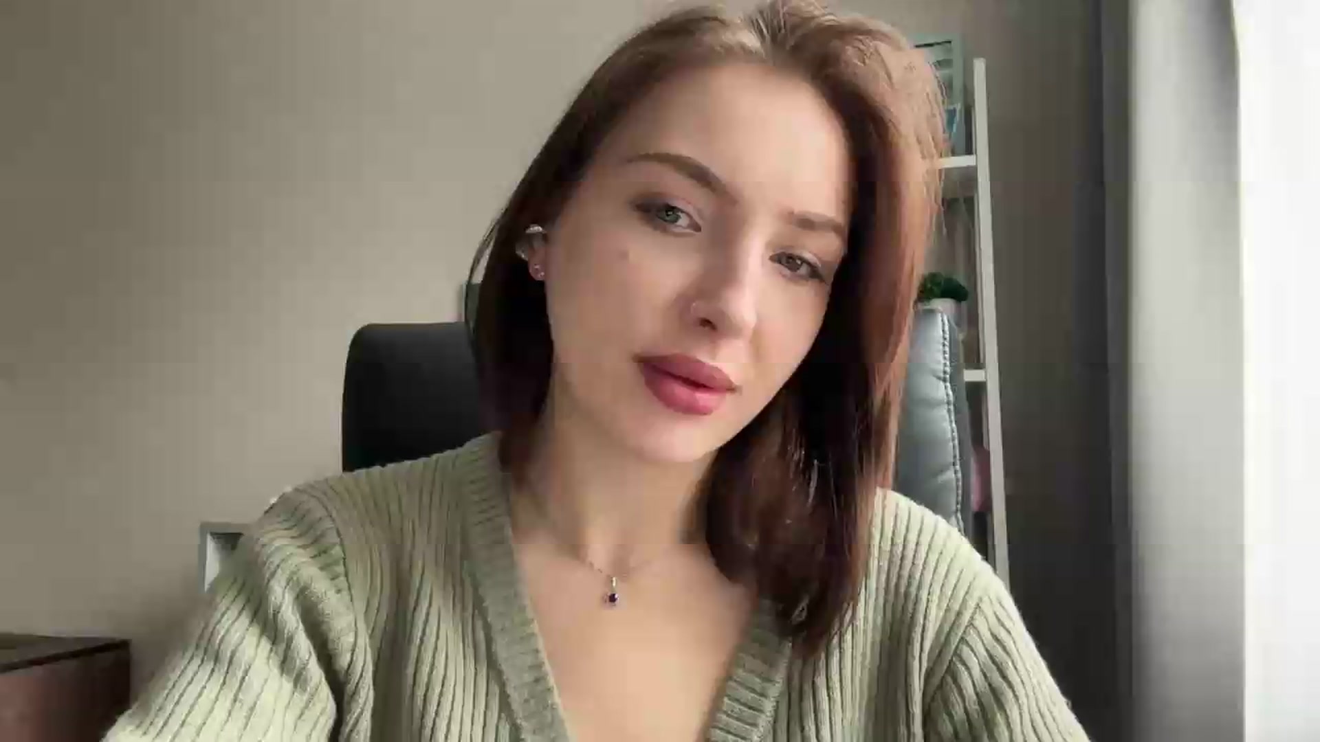 Gallery image thumbnail from Di_Pearl's myfreecams stream on, 05/30/2026, 10:39 image 1 of 20