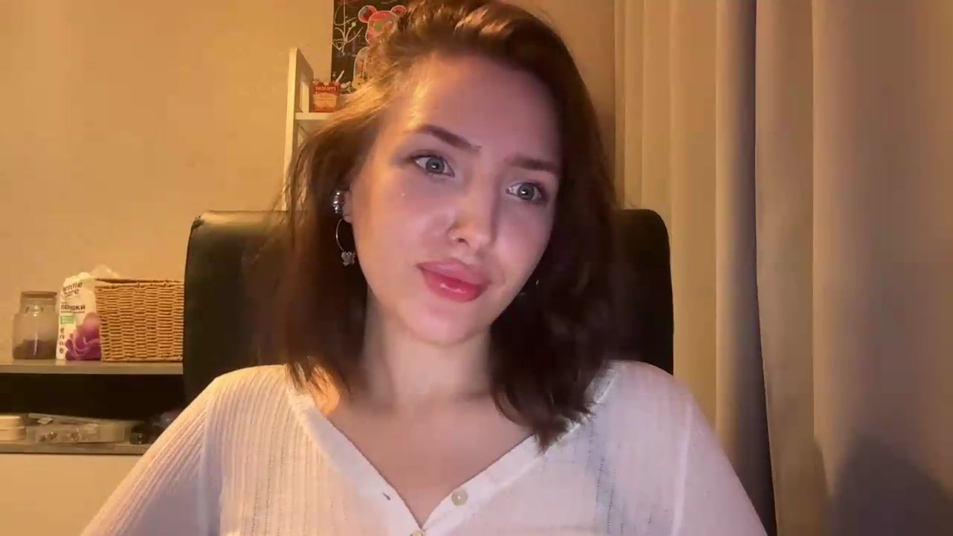 Gallery image thumbnail from Di_Pearl's myfreecams stream on, 06/03/2026, 22:16 image 2 of 20