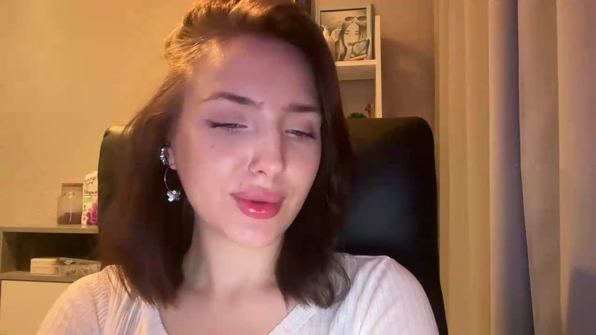 Gallery image thumbnail from Di_Pearl's myfreecams stream on, 06/03/2026, 22:16 image 20 of 20