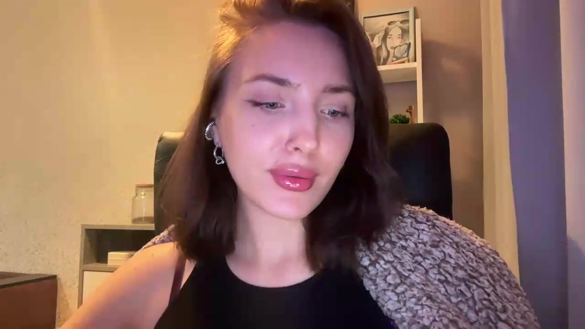 Gallery image thumbnail from Di_Pearl's myfreecams stream on, 06/04/2026, 22:04 image 3 of 20