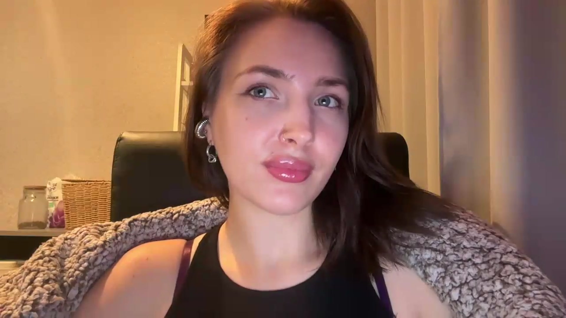 Gallery image thumbnail from Di_Pearl's myfreecams stream on, 06/04/2026, 22:04 image 15 of 20