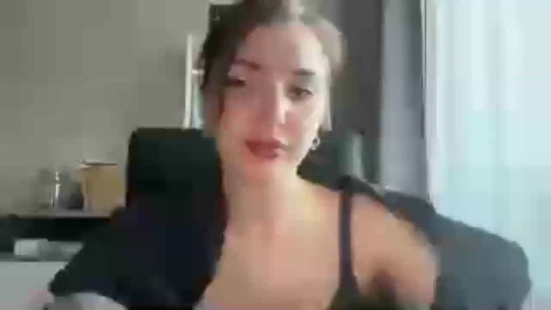 Gallery image thumbnail from Di_Pearl's myfreecams stream on, 06/05/2026, 16:32 image 7 of 20