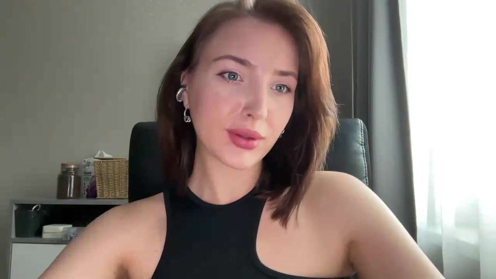 Gallery image thumbnail from Di_Pearl's myfreecams stream on, 06/06/2026, 16:15 image 15 of 20