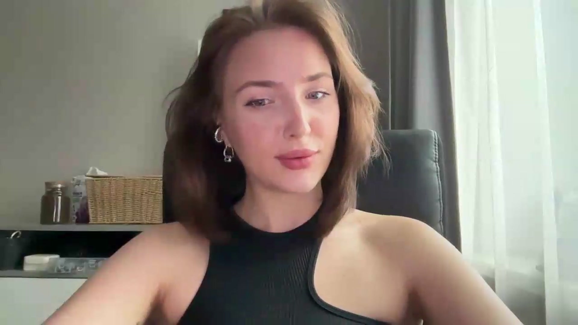 Gallery image thumbnail from Di_Pearl's myfreecams stream on, 06/06/2026, 16:15 image 2 of 20