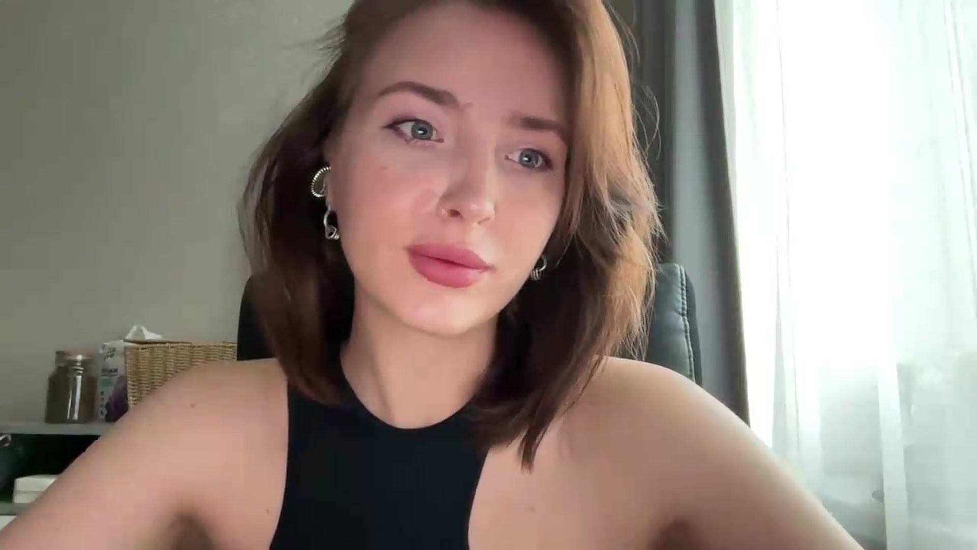 Gallery image thumbnail from Di_Pearl's myfreecams stream on, 06/06/2026, 16:15 image 9 of 20